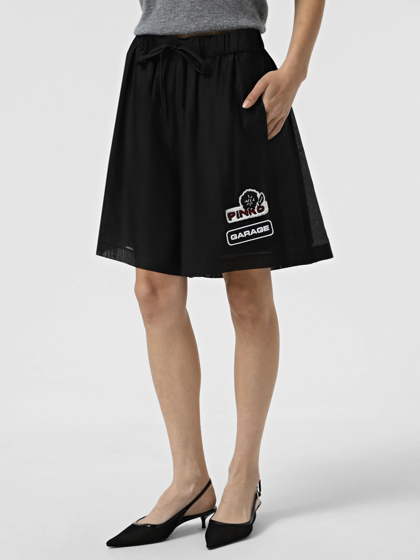 Шорты PINKO Lewis Bermuda Voile Cotone Seta модель 105243-A2M7 Z99 Шорты PINKO Lewis Bermuda Voile Cotone Seta модель 105243-A2M7 Z99 Фото