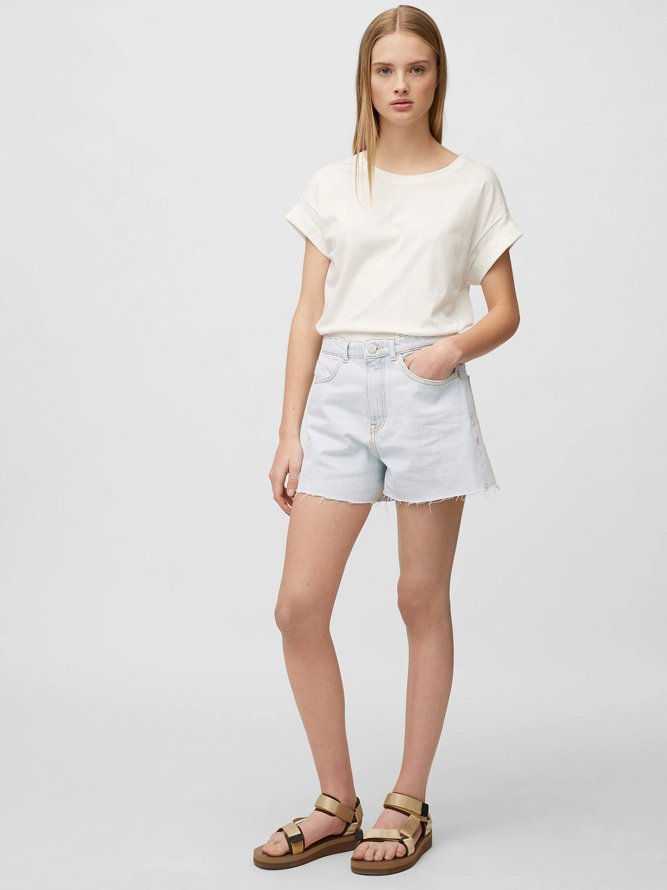 Шорты Marc O’Polo DENIM модель 143911713007-P24 Шорты Marc O’Polo DENIM модель 143911713007-P24 Фото