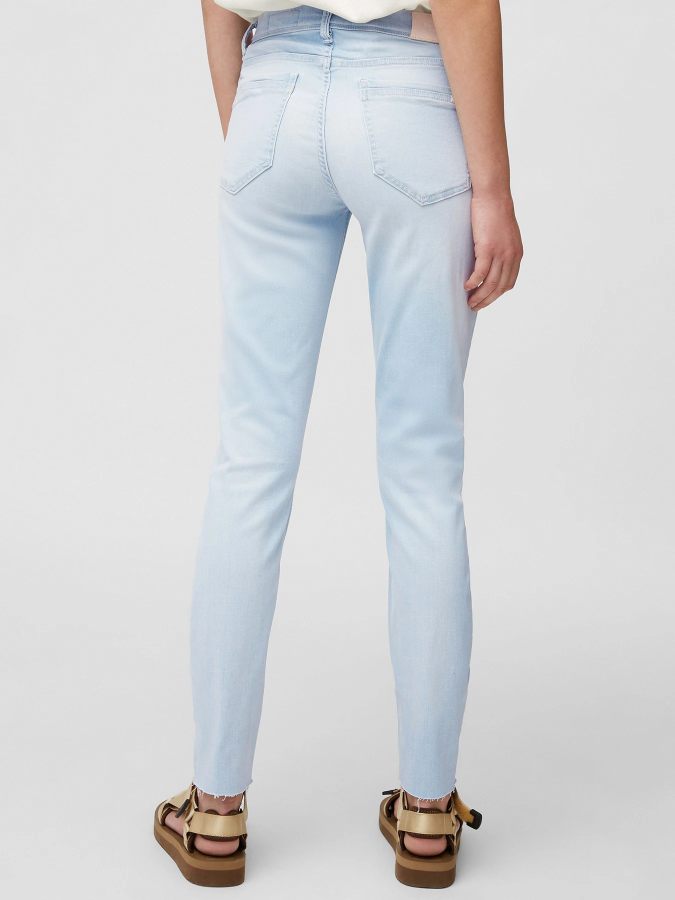 Джинсы Marc O’Polo DENIM ALVA Cropped модель M43908112321-P37_32 Джинсы Marc O’Polo DENIM ALVA Cropped модель M43908112321-P37_32 Фото
