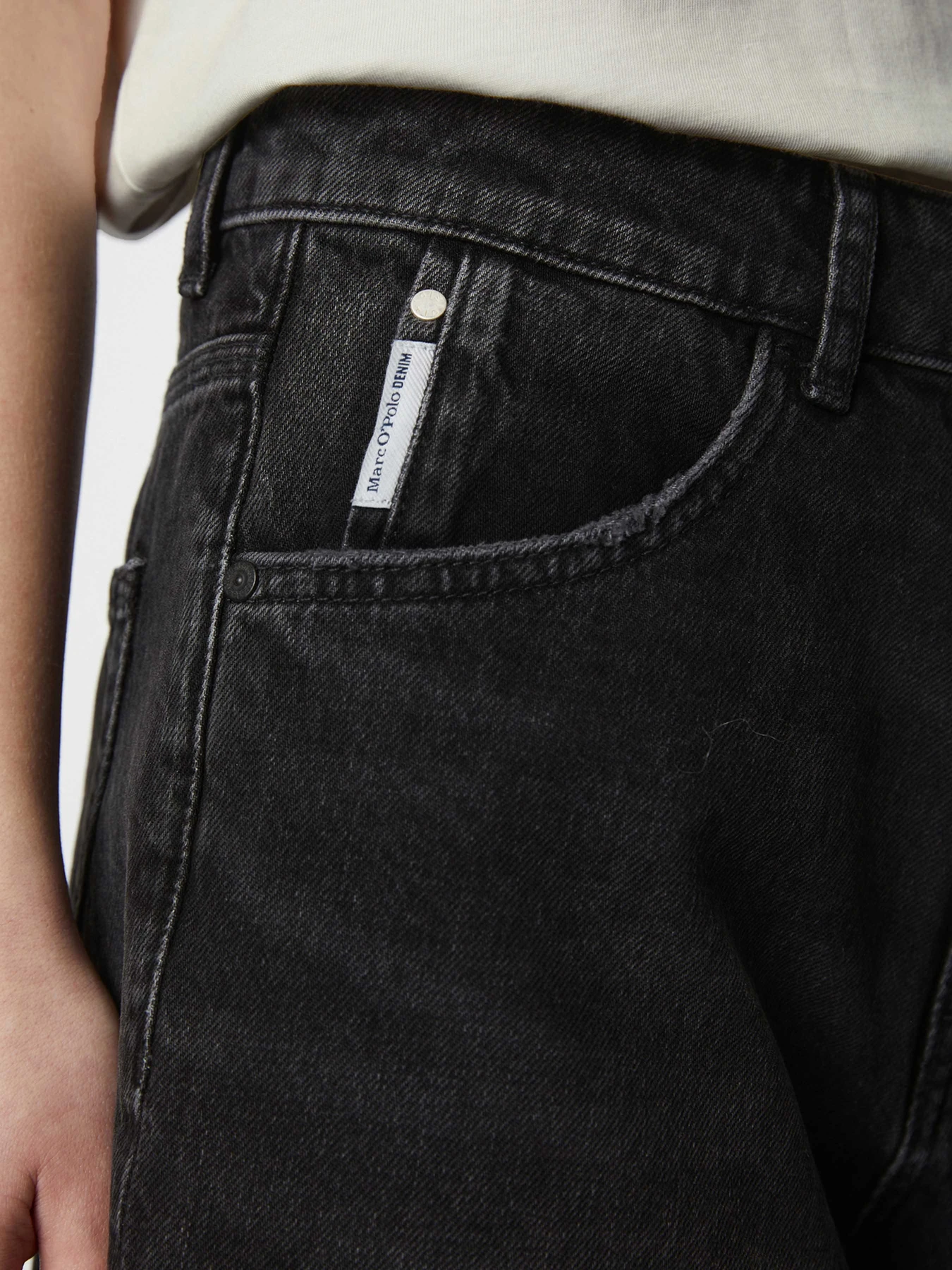Шорты Marc O’Polo DENIM модель 443910113031-P55 Шорты Marc O’Polo DENIM модель 443910113031-P55 Фото