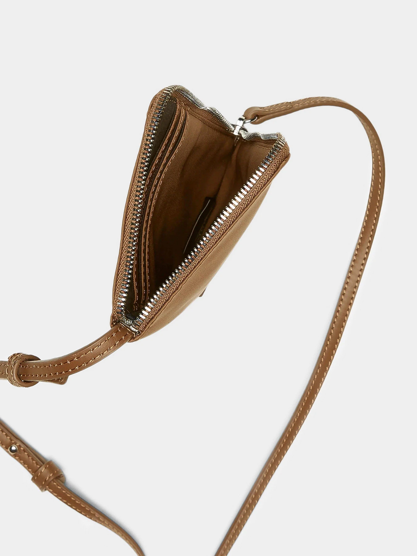 Сумки Marc O’Polo модель 11119608402604-777 Сумки Marc O’Polo модель 11119608402604-777 Фото