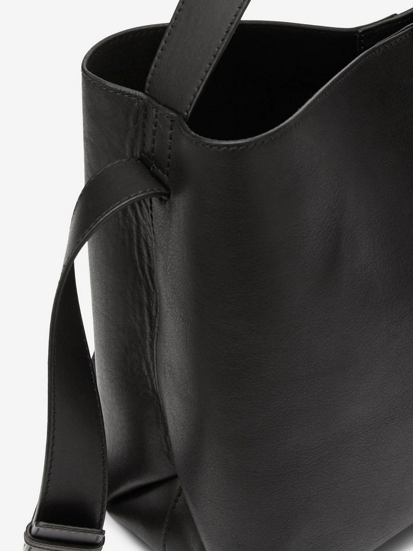 Сумки Marc O’Polo модель 11119701001302-990 Сумки Marc O’Polo модель 11119701001302-990 Фото
