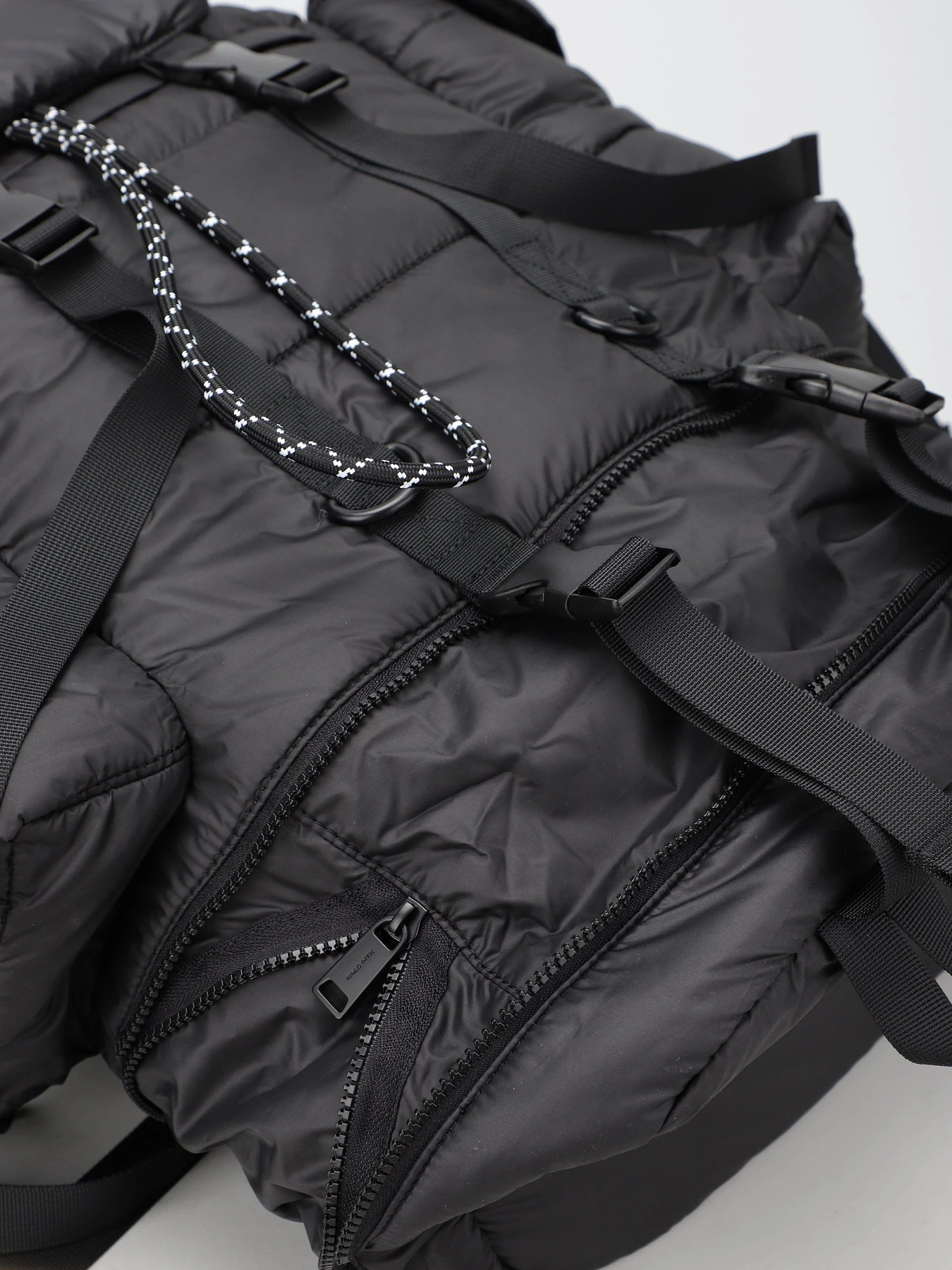 Рюкзаки Marc O’Polo модель 20911863401621-984 Рюкзаки Marc O’Polo модель 20911863401621-984 Фото