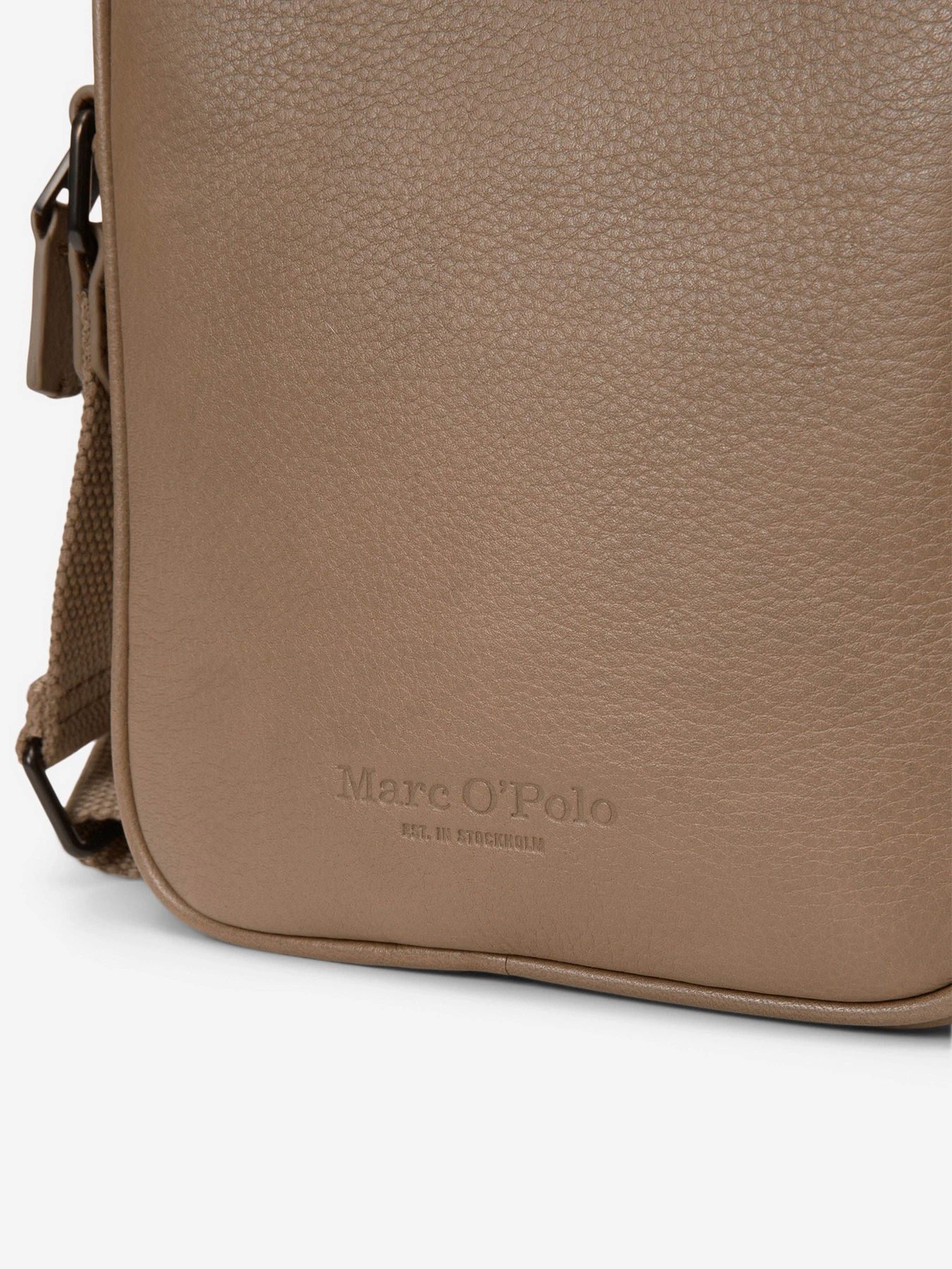 Сумки Marc O’Polo модель 40221850801106-700 Сумки Marc O’Polo модель 40221850801106-700 Фото