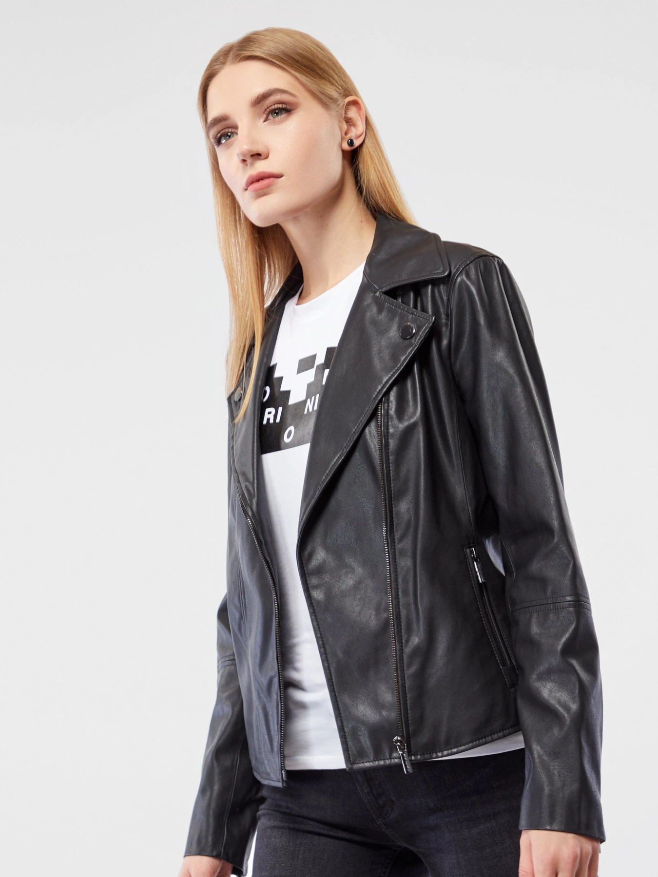 Куртки и дубленки Armani Exchange модель 8NYB13-YNA9Z-1200 Куртки и дубленки Armani Exchange модель 8NYB13-YNA9Z-1200 Фото