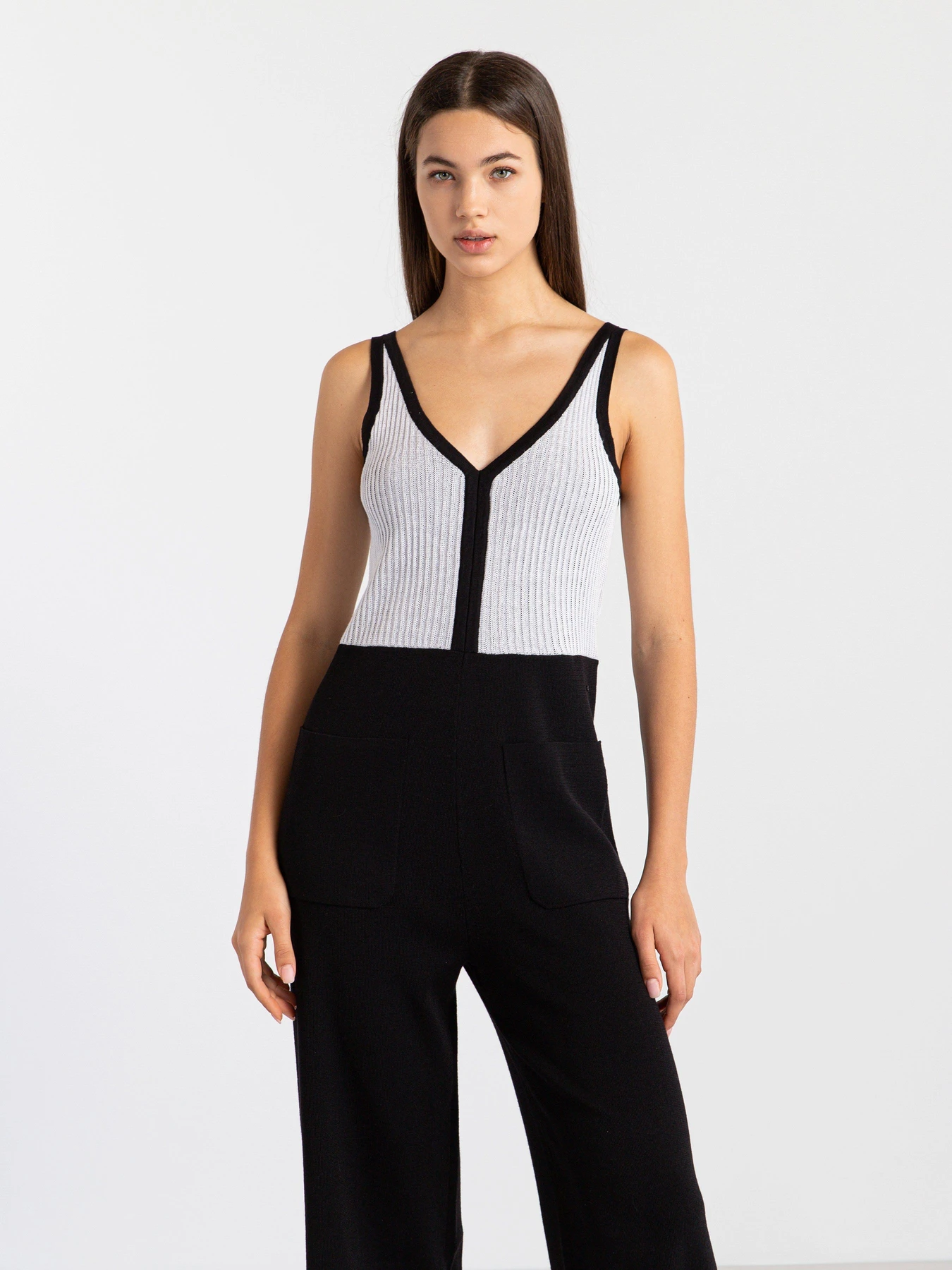 Комбинезоны Armani Exchange модель 3KYA1M-YMN7Z-8229 Комбинезоны Armani Exchange модель 3KYA1M-YMN7Z-8229 Фото