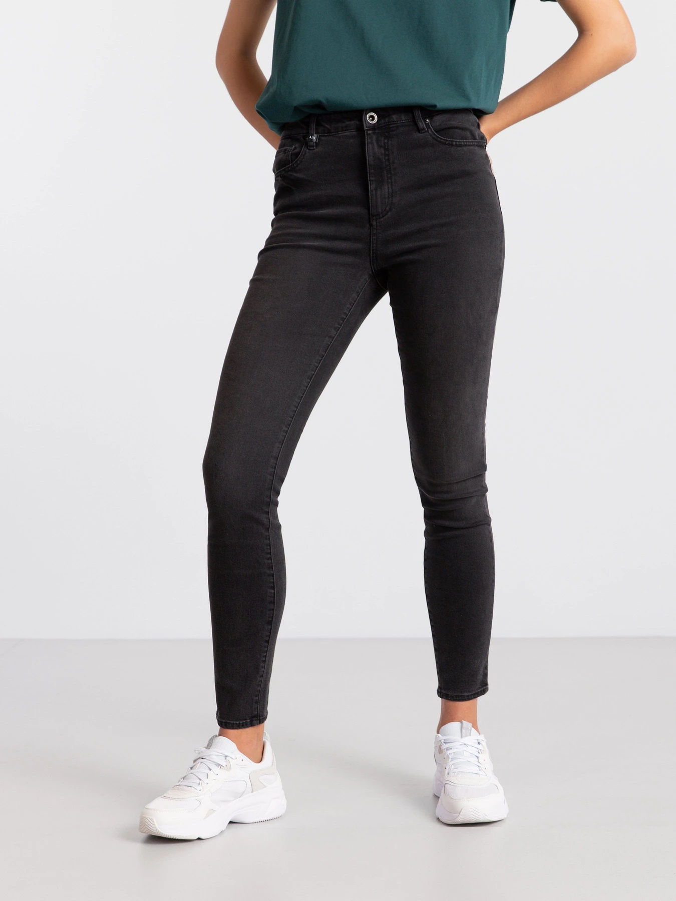 Джинсы Armani Exchange Super Skinny модель 3KYJ24-Y1BEZ-0204 Джинсы Armani Exchange Super Skinny модель 3KYJ24-Y1BEZ-0204 Фото