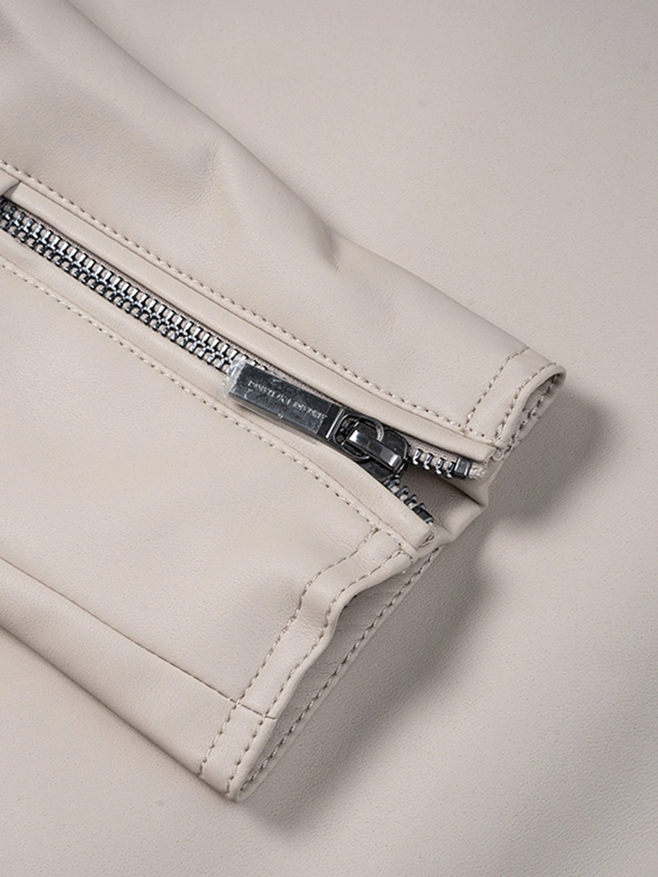 Куртки та дублянки Armani Exchange модель 3KYB19-YNTPZ-1724 Куртки та дублянки Armani Exchange модель 3KYB19-YNTPZ-1724 Фото