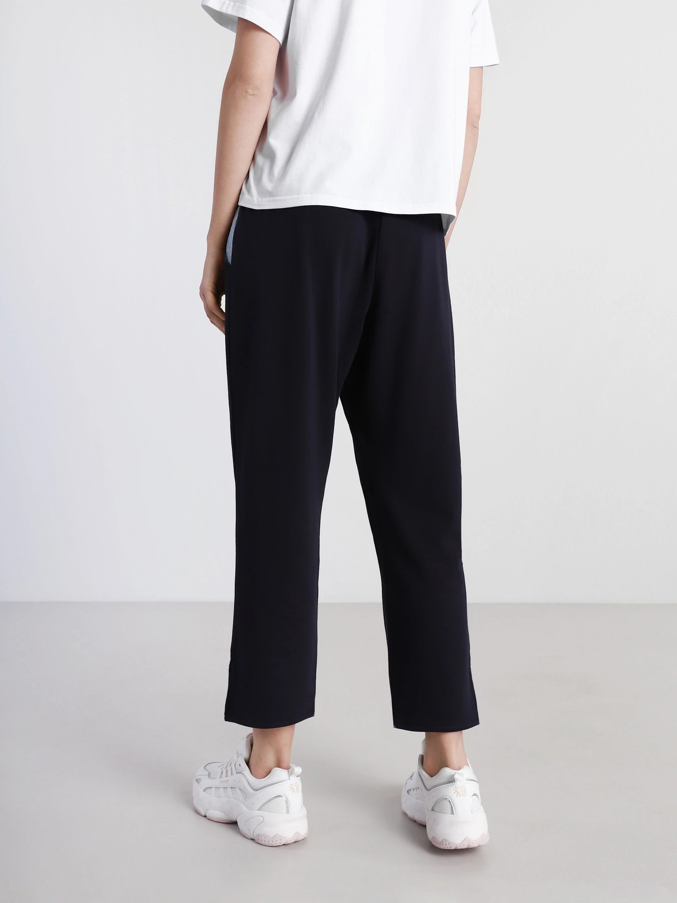 Брюки Armani Exchange модель 3KYP88-YJ1PZ-1593 Брюки Armani Exchange модель 3KYP88-YJ1PZ-1593 Фото