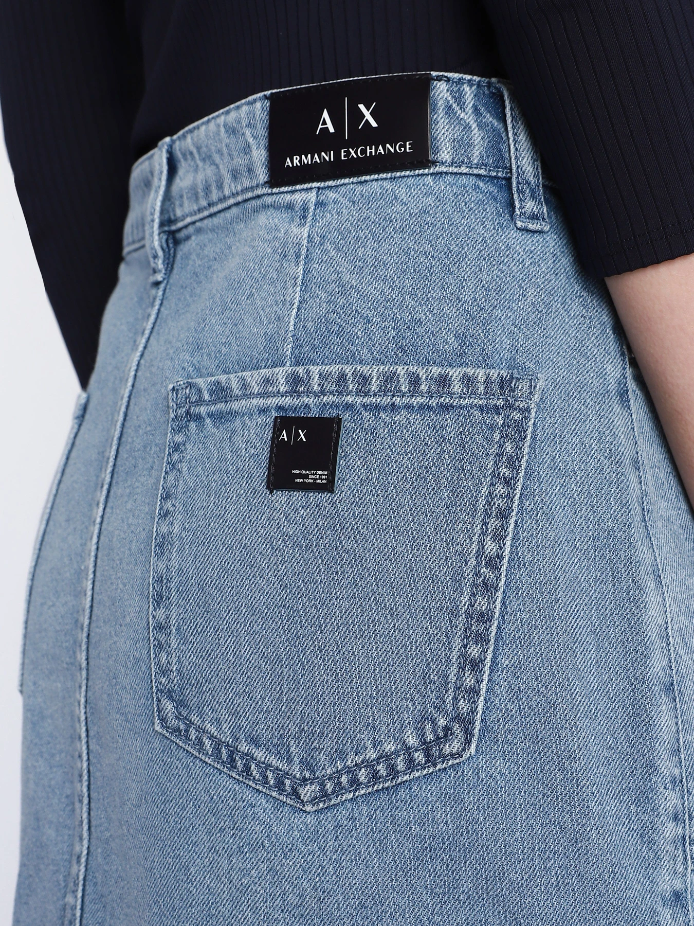 Юбки Armani Exchange модель 3KYN60-Y1UEZ-1500 Фото