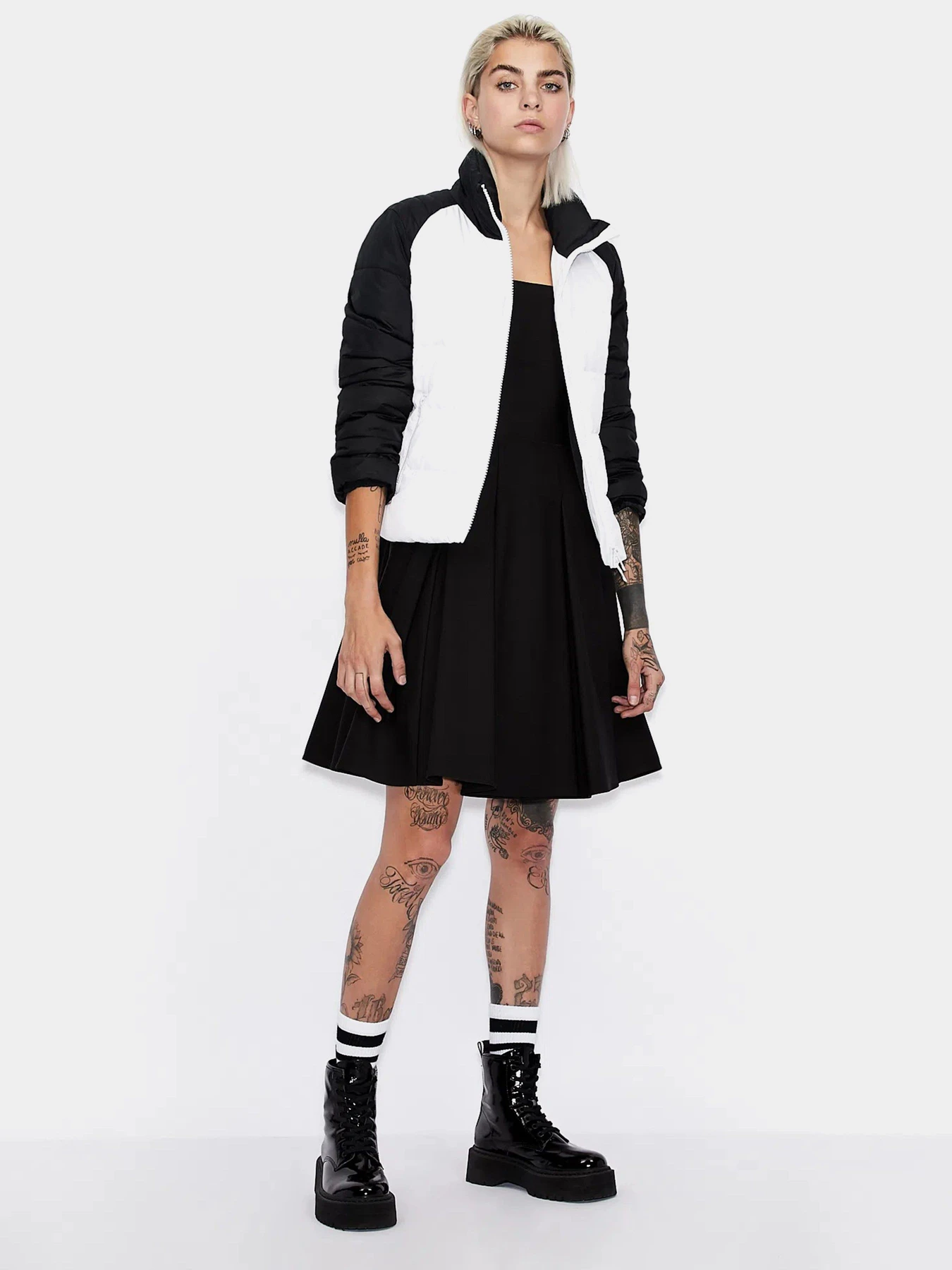Сукні Armani Exchange модель 6HYA43-YNMUZ-1200 Сукні Armani Exchange модель 6HYA43-YNMUZ-1200 Фото