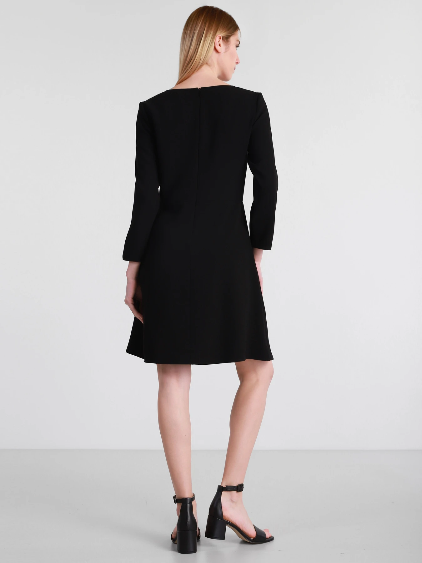 Платья Armani Exchange модель 6HYA33-YNPPZ-1200 Платья Armani Exchange модель 6HYA33-YNPPZ-1200 Фото