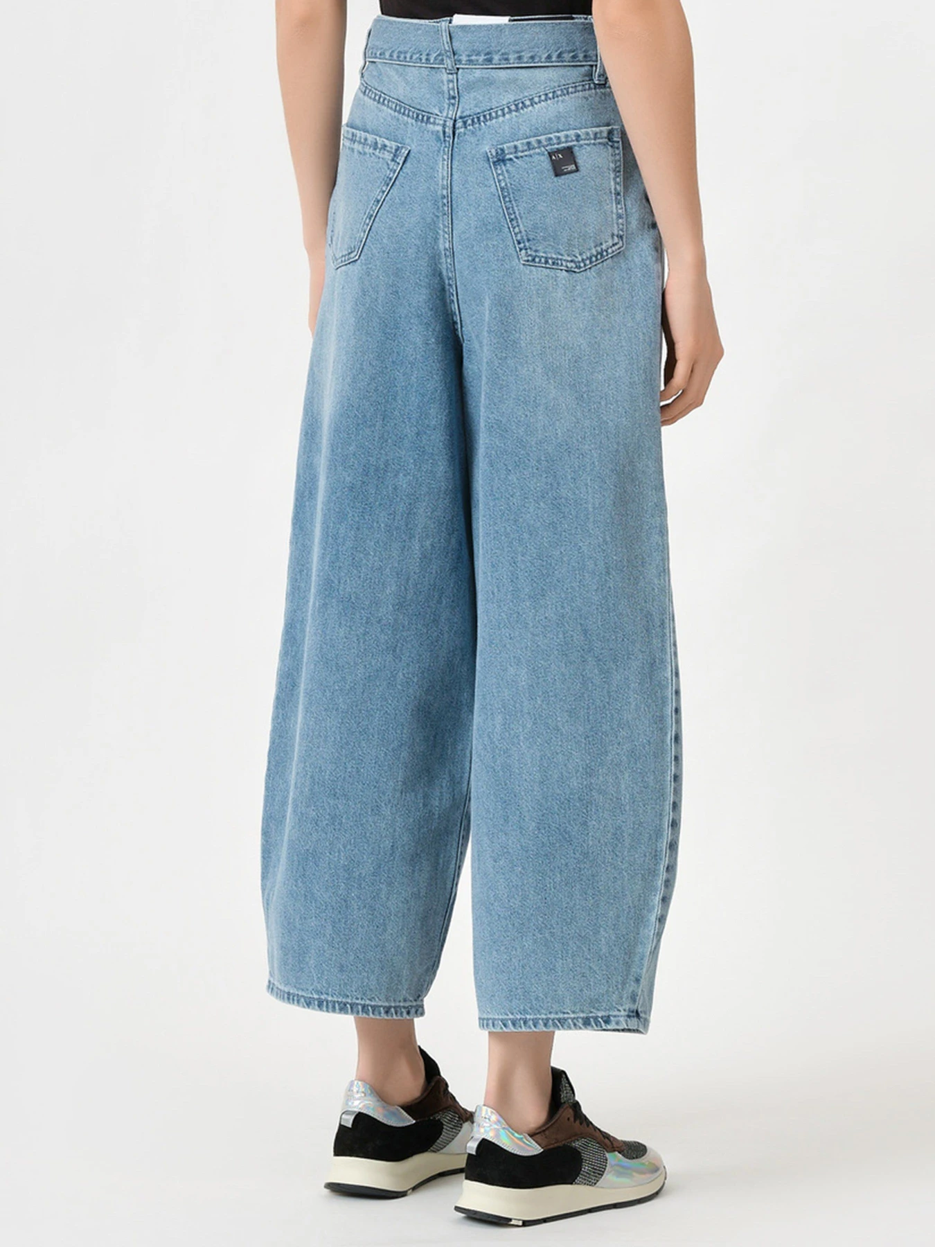 Джинсы Armani Exchange Wide Leg модель 3KYJ74-Y1UEZ-1500 Джинсы Armani Exchange Wide Leg модель 3KYJ74-Y1UEZ-1500 Фото