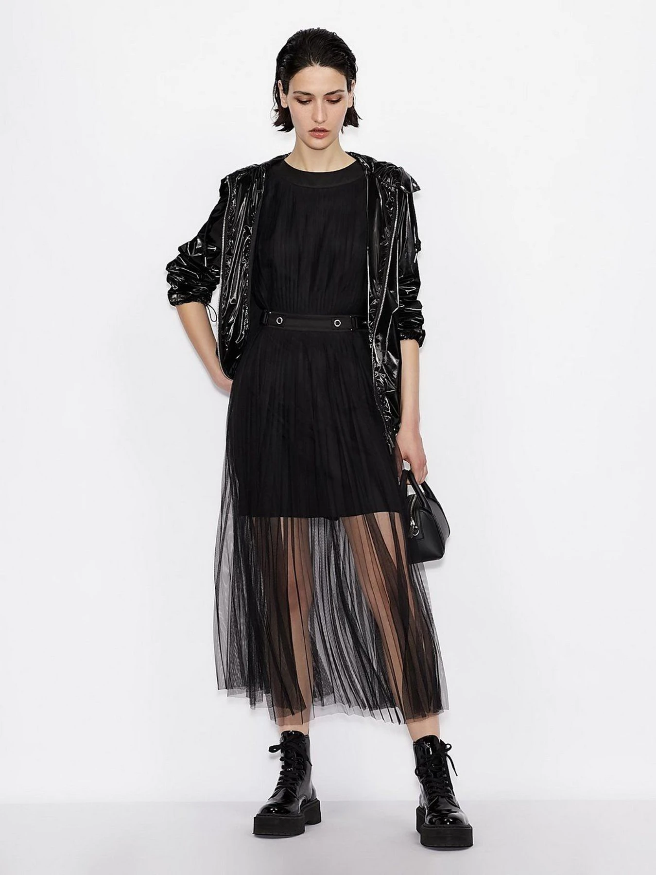Сукні Armani Exchange модель 6KYA02-YNULZ-1200 Сукні Armani Exchange модель 6KYA02-YNULZ-1200 Фото