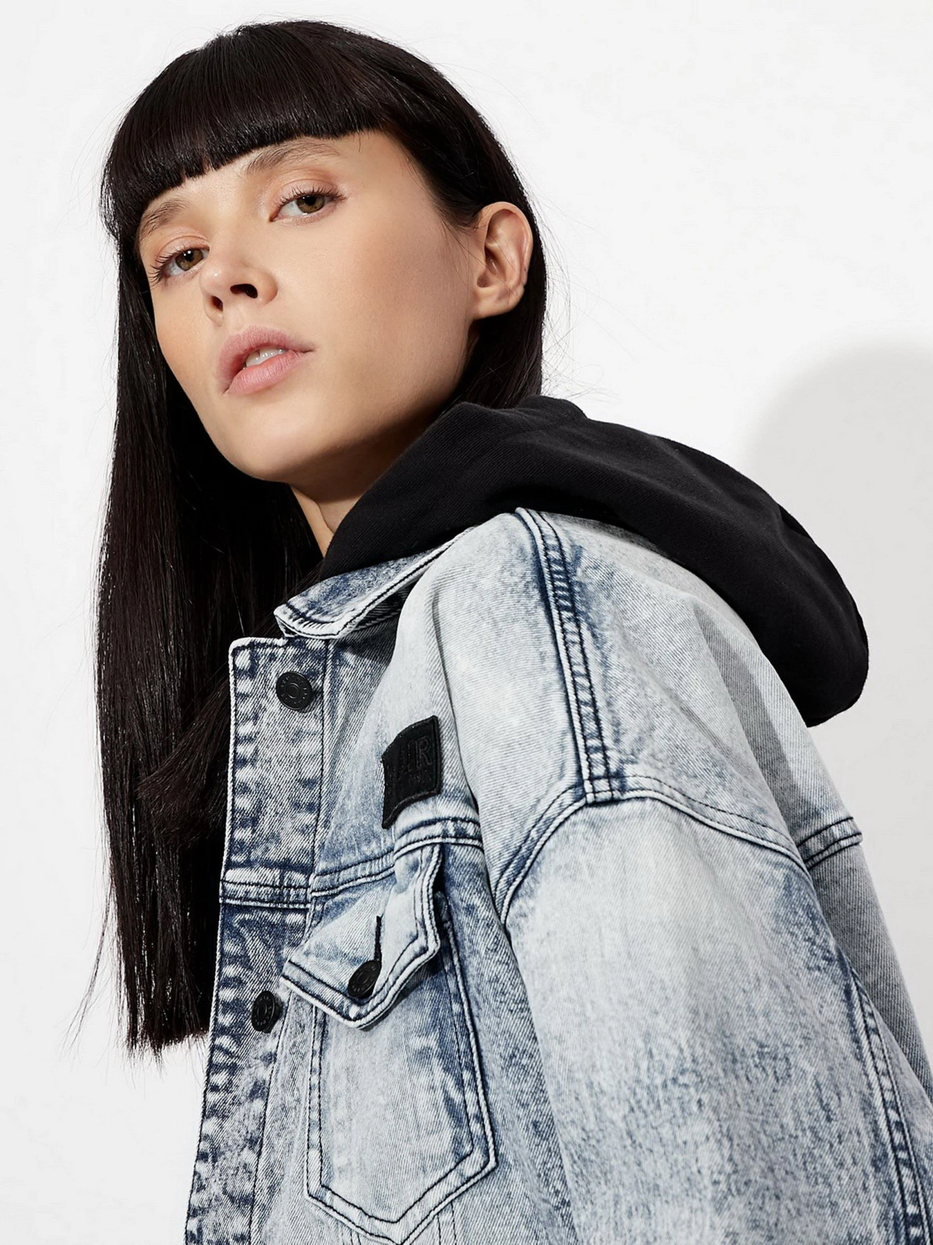 Куртки и дубленки Armani Exchange модель 6KYB13-Y1DNZ-1500 Куртки и дубленки Armani Exchange модель 6KYB13-Y1DNZ-1500 Фото