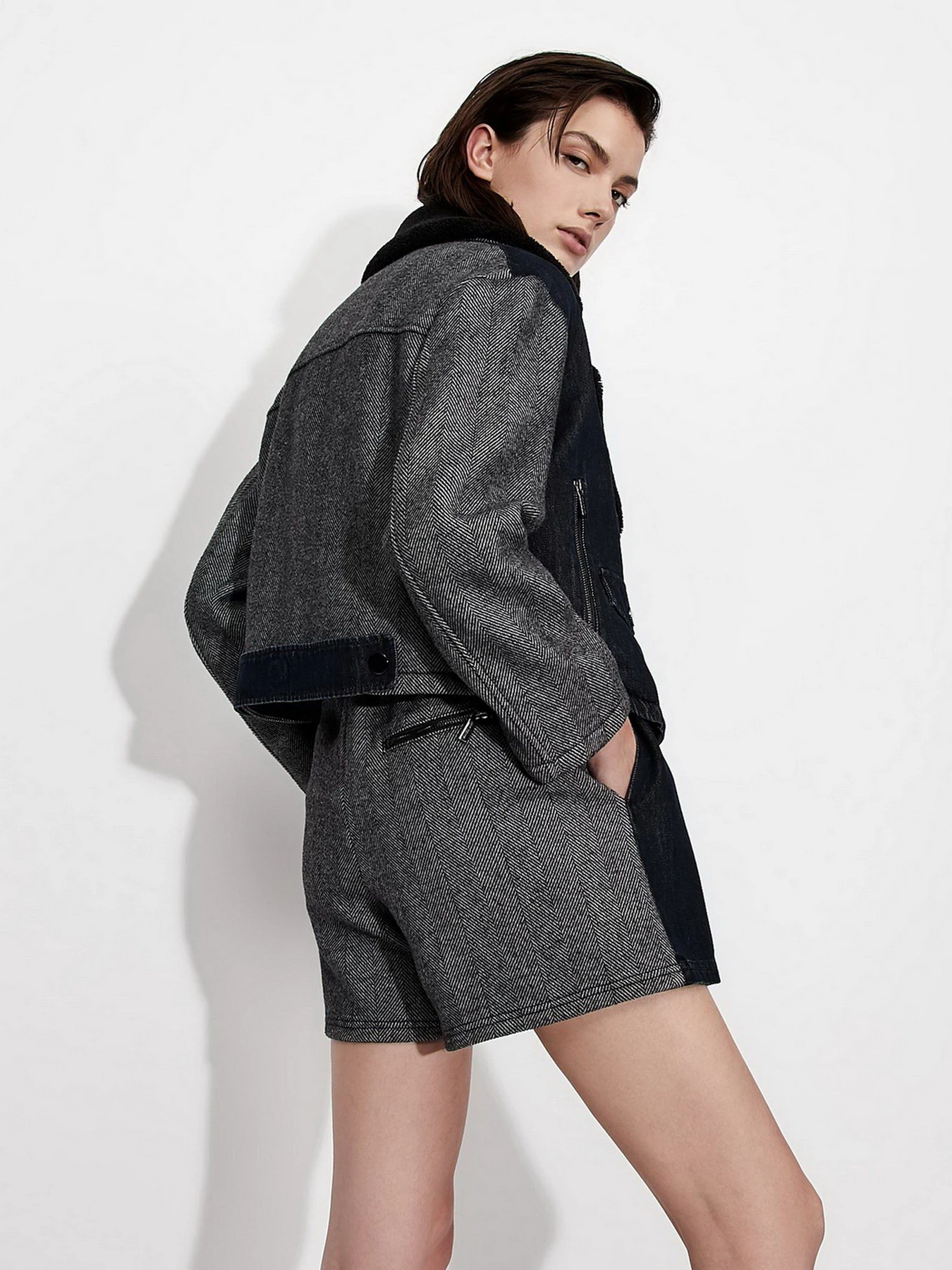 Куртки и дубленки Armani Exchange модель 6KYB33-Y1EBZ-1500 Куртки и дубленки Armani Exchange модель 6KYB33-Y1EBZ-1500 Фото