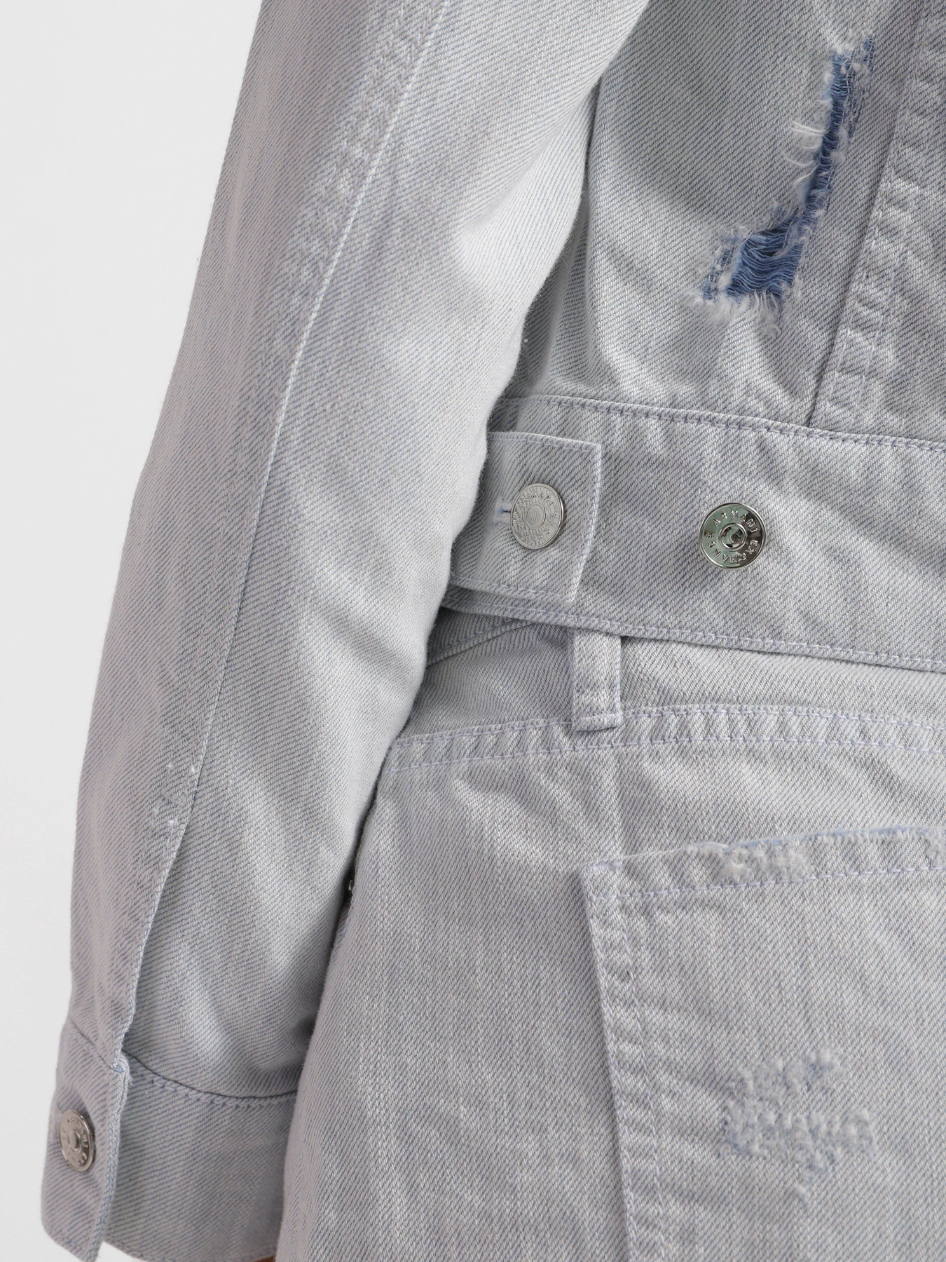 Куртки и дубленки Armani Exchange модель 3LYB16-Y1SAZ-1500 Куртки и дубленки Armani Exchange модель 3LYB16-Y1SAZ-1500 Фото