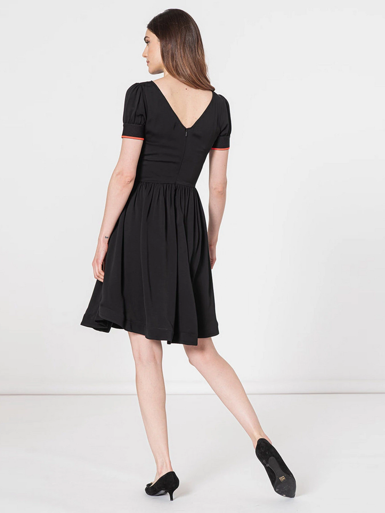 Сукні Armani Exchange модель 3LYA40-YNWLZ-1200 Сукні Armani Exchange модель 3LYA40-YNWLZ-1200 Фото