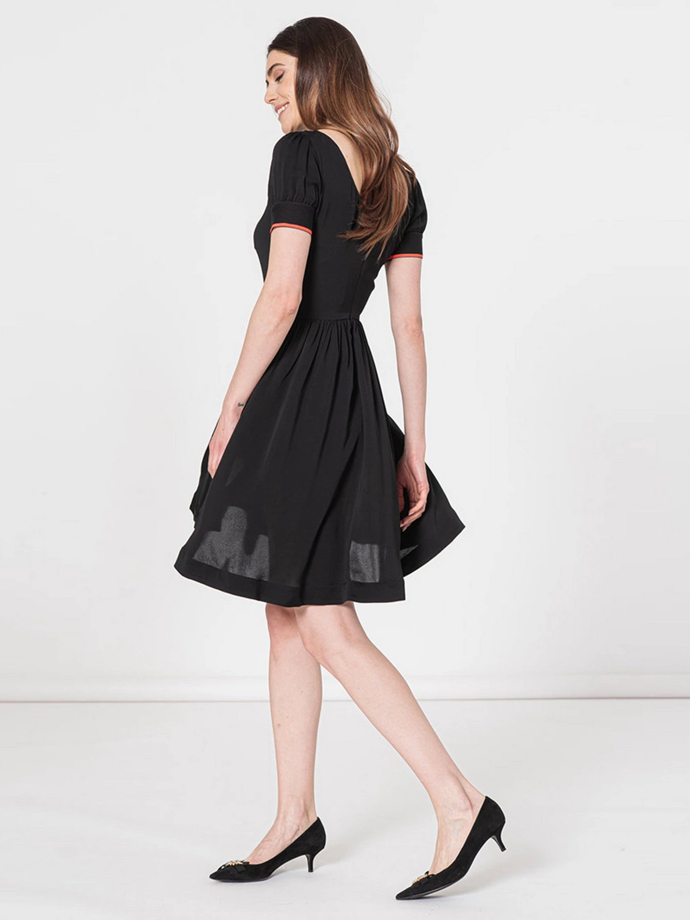 Сукні Armani Exchange модель 3LYA40-YNWLZ-1200 Сукні Armani Exchange модель 3LYA40-YNWLZ-1200 Фото