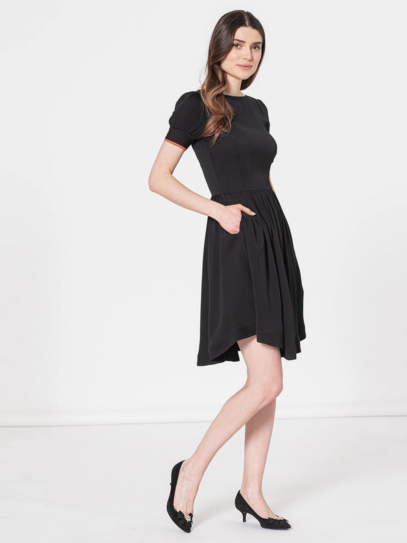 Сукні Armani Exchange модель 3LYA40-YNWLZ-1200 Сукні Armani Exchange модель 3LYA40-YNWLZ-1200 Фото