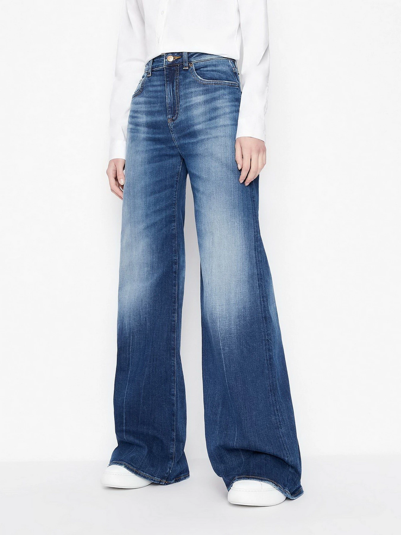 Джинсы Armani Exchange J47 модель 3LYJ47-Y1VQZ-1500 Джинсы Armani Exchange J47 модель 3LYJ47-Y1VQZ-1500 Фото