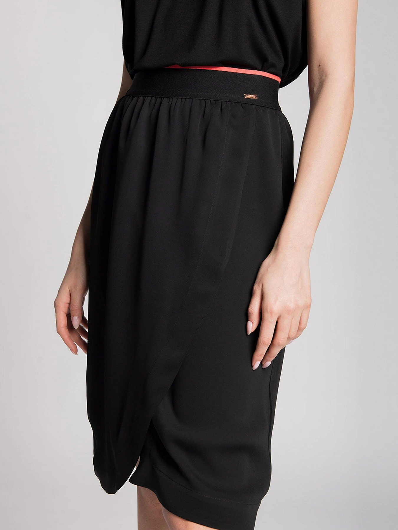 Юбки Armani Exchange модель 3LYN40-YNWLZ-1200 Фото