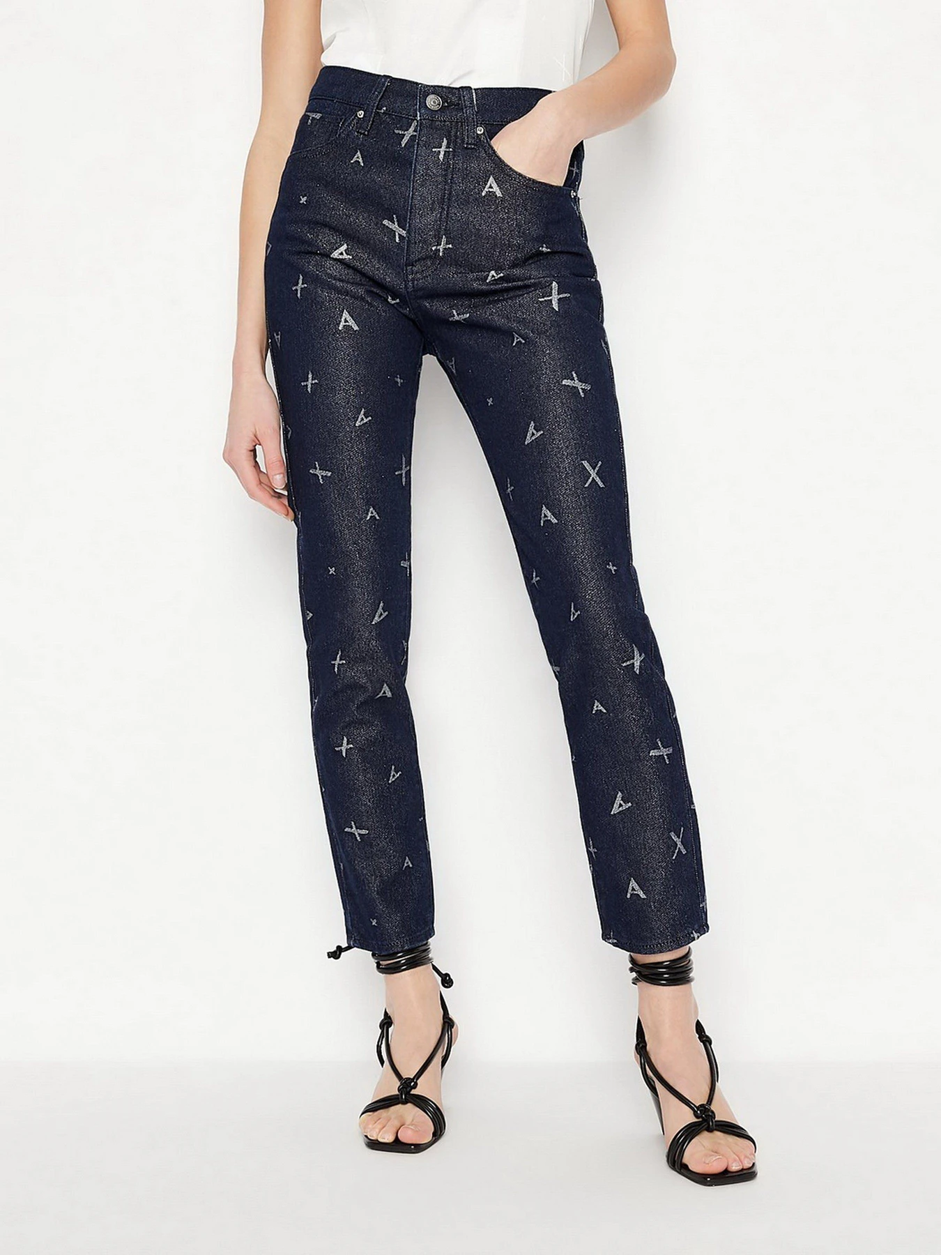 Джинсы Armani Exchange J51 модель 3LYJ51-Y1SMZ-1500 Джинсы Armani Exchange J51 модель 3LYJ51-Y1SMZ-1500 Фото