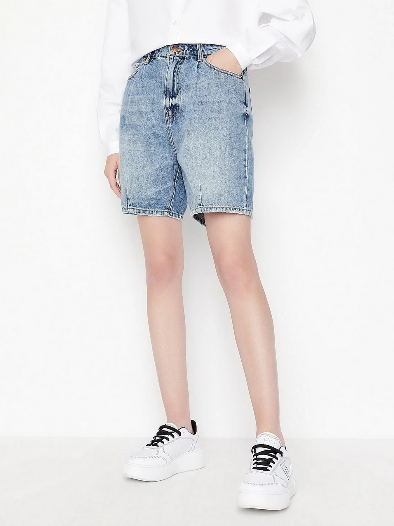 Шорты Armani Exchange модель 3LYJ95-Y1VFZ-1500 Шорты Armani Exchange модель 3LYJ95-Y1VFZ-1500 Фото
