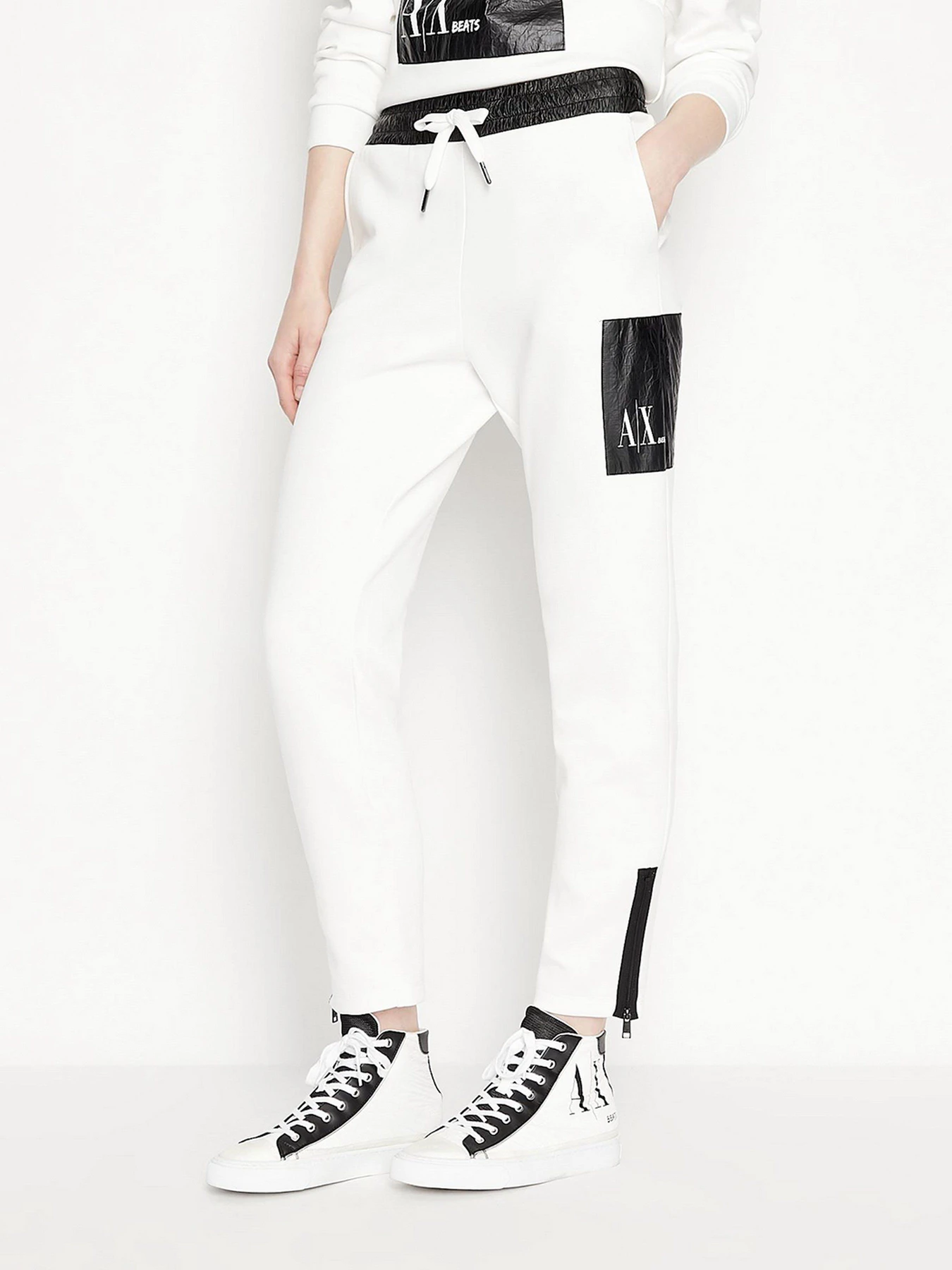 Брюки Armani Exchange модель 3LYP76-YJU1Z-1100 Брюки Armani Exchange модель 3LYP76-YJU1Z-1100 Фото