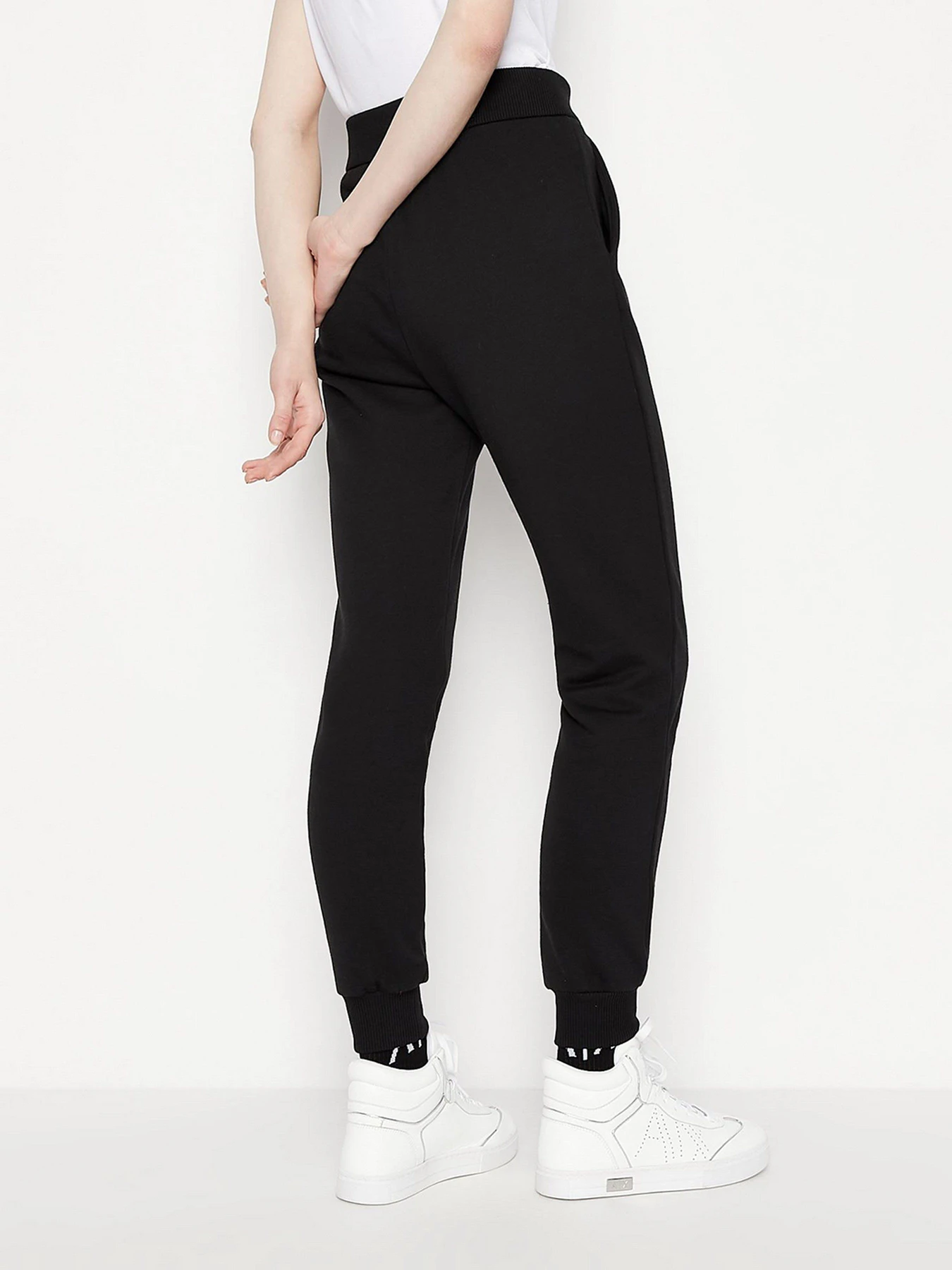 Брюки Armani Exchange модель 3LYP94-YJE5Z-1200 Брюки Armani Exchange модель 3LYP94-YJE5Z-1200 Фото