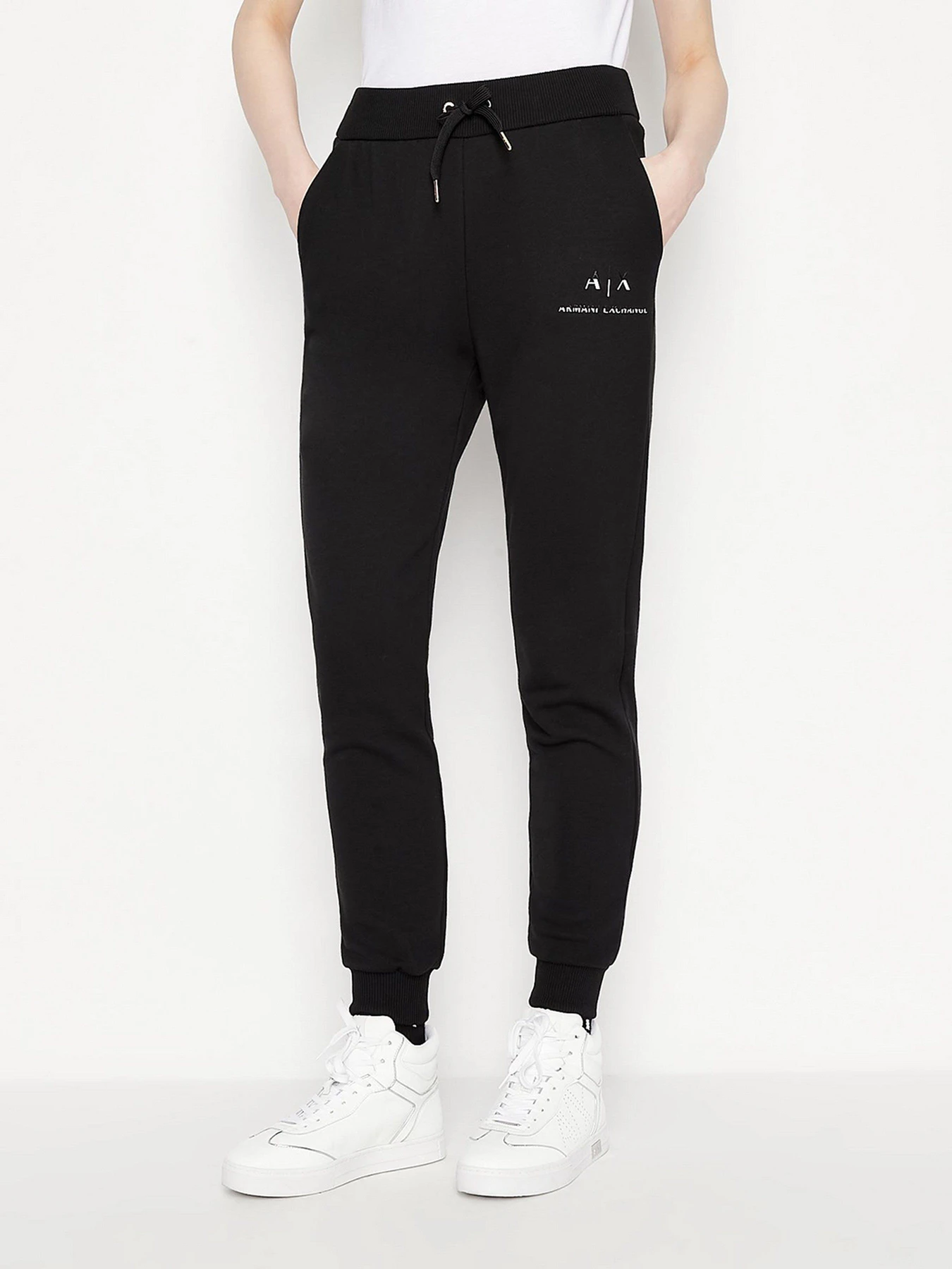 Брюки Armani Exchange модель 3LYP94-YJE5Z-1200 Брюки Armani Exchange модель 3LYP94-YJE5Z-1200 Фото