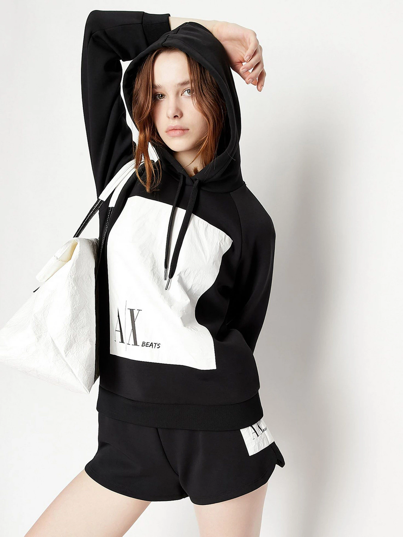 Шорты Armani Exchange модель 3LYS90-YJU1Z-1200 Шорты Armani Exchange модель 3LYS90-YJU1Z-1200 Фото