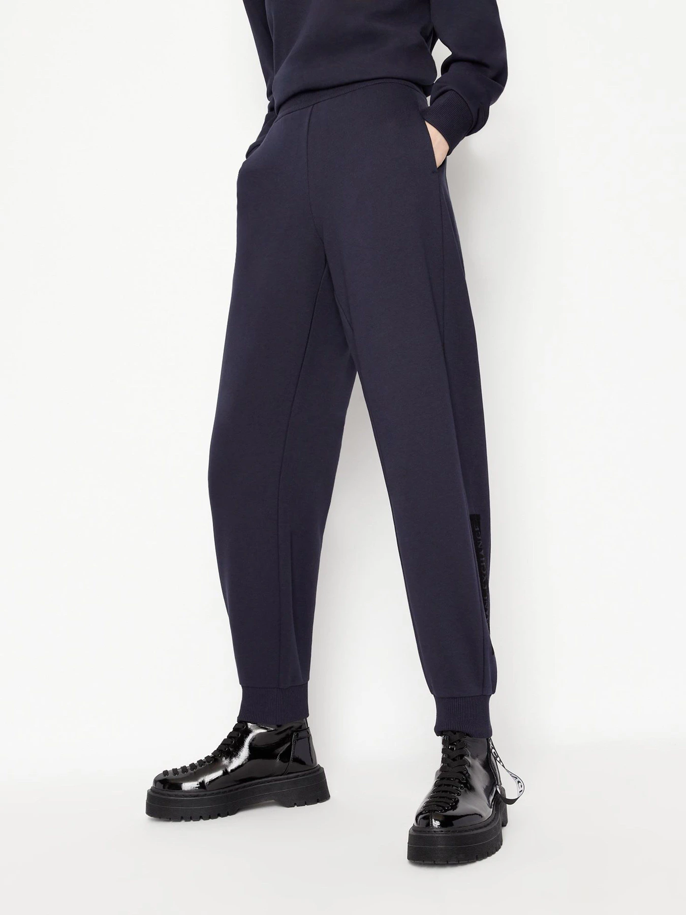 Брюки Armani Exchange модель 6LYP78-YJE5Z-1593 Брюки Armani Exchange модель 6LYP78-YJE5Z-1593 Фото