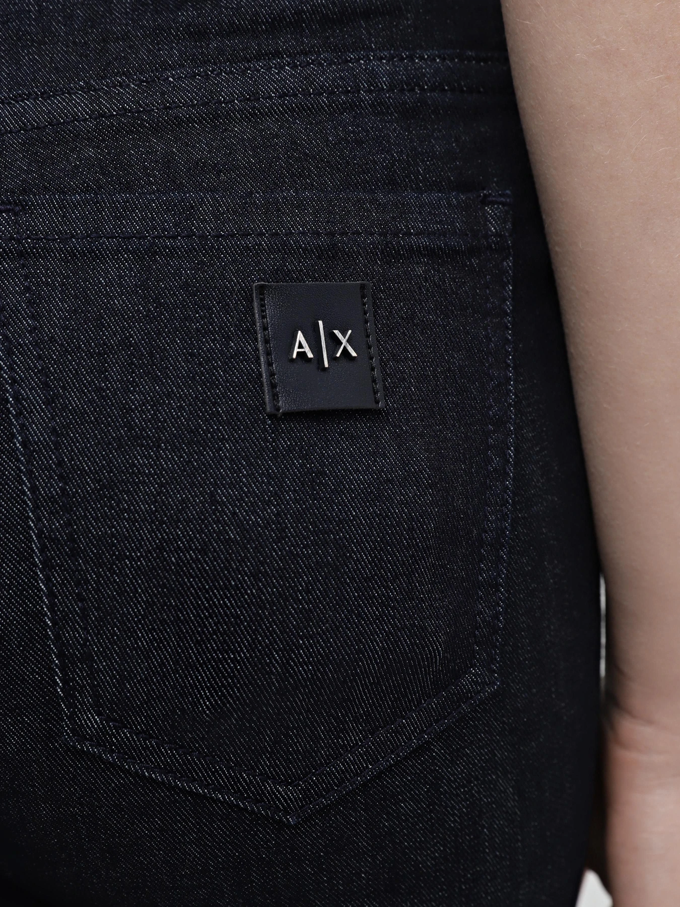 Джинсы Armani Exchange J01 модель 8NYJ01-Y1TDZ-1500 Фото