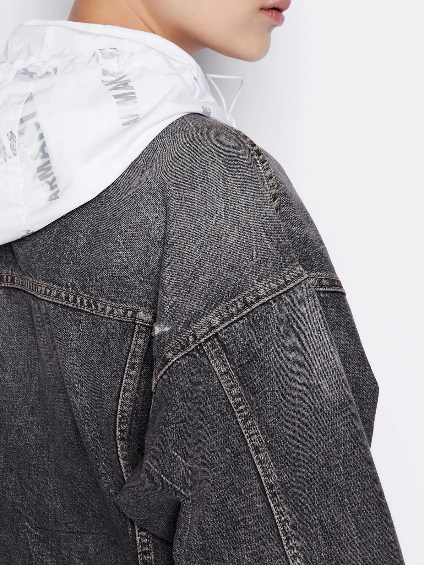 Куртки и дубленки Armani Exchange модель 3RYB68-Y1NBZ-0903 Куртки и дубленки Armani Exchange модель 3RYB68-Y1NBZ-0903 Фото
