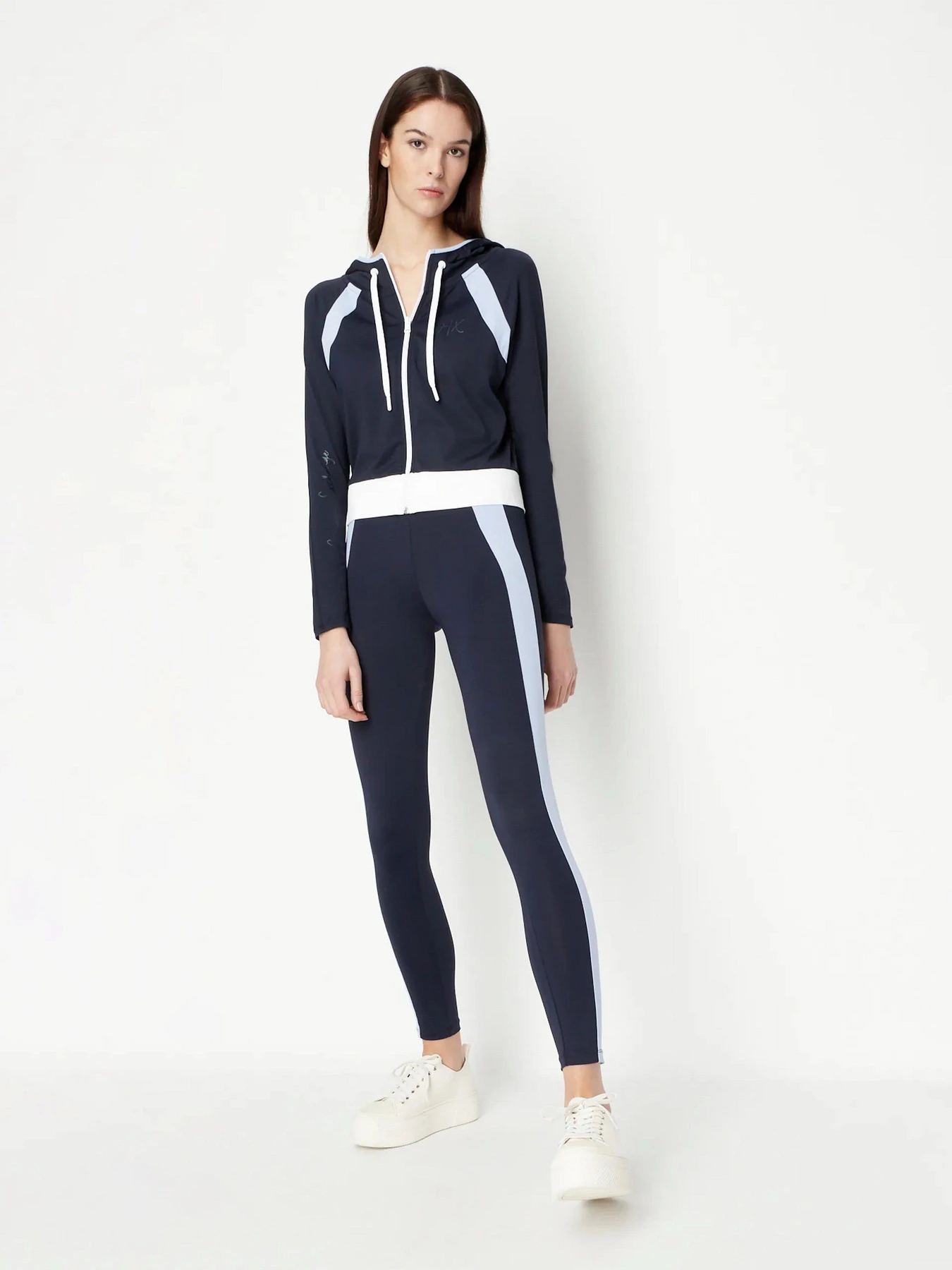 Худи и свитшоты Armani Exchange модель 3RYMAD-YJDKZ-65AL Худи и свитшоты Armani Exchange модель 3RYMAD-YJDKZ-65AL Фото