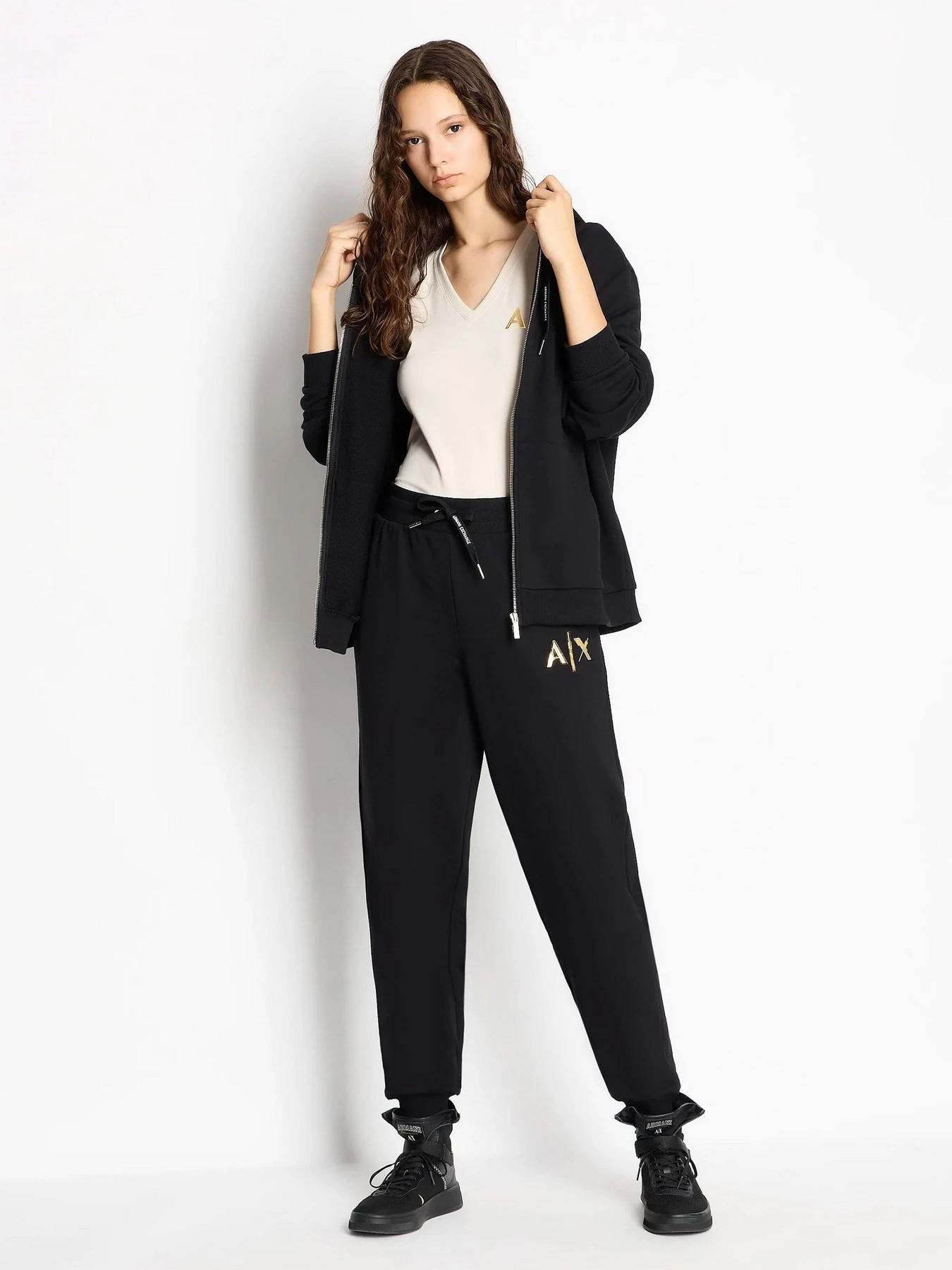Брюки Armani Exchange модель 6RYP71-YJDBZ-1200 Брюки Armani Exchange модель 6RYP71-YJDBZ-1200 Фото