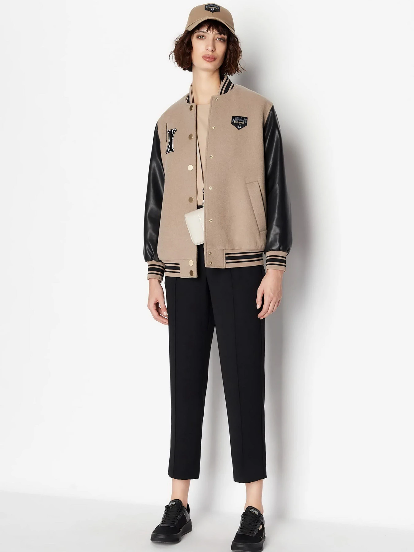 Куртки и дубленки Armani Exchange Campus модель 6RYB29-YN3MZ-4724 Куртки и дубленки Armani Exchange Campus модель 6RYB29-YN3MZ-4724 Фото