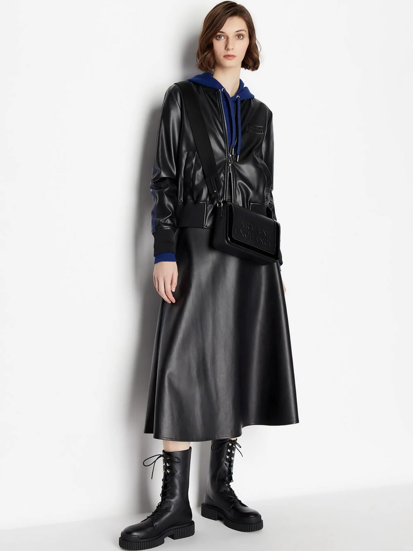 Куртки та дублянки Armani Exchange модель 6RYB62-YN8PZ-1200 Куртки та дублянки Armani Exchange модель 6RYB62-YN8PZ-1200 Фото
