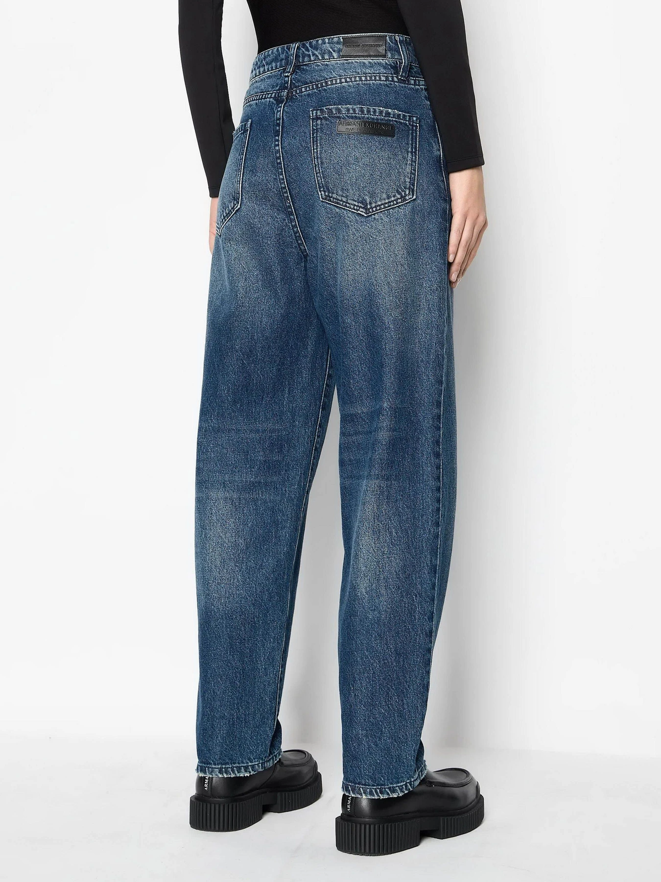 Джинсы Armani Exchange Sustainability Values J81 модель 6RYJ81-Y11EZ-1500 Джинсы Armani Exchange Sustainability Values J81 модель 6RYJ81-Y11EZ-1500 Фото