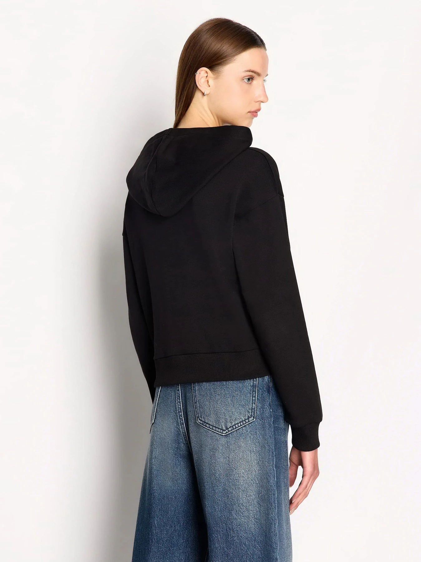 Худі та світшоти Armani Exchange модель 6RYM62-YJEBZ-1200 Худі та світшоти Armani Exchange модель 6RYM62-YJEBZ-1200 Фото