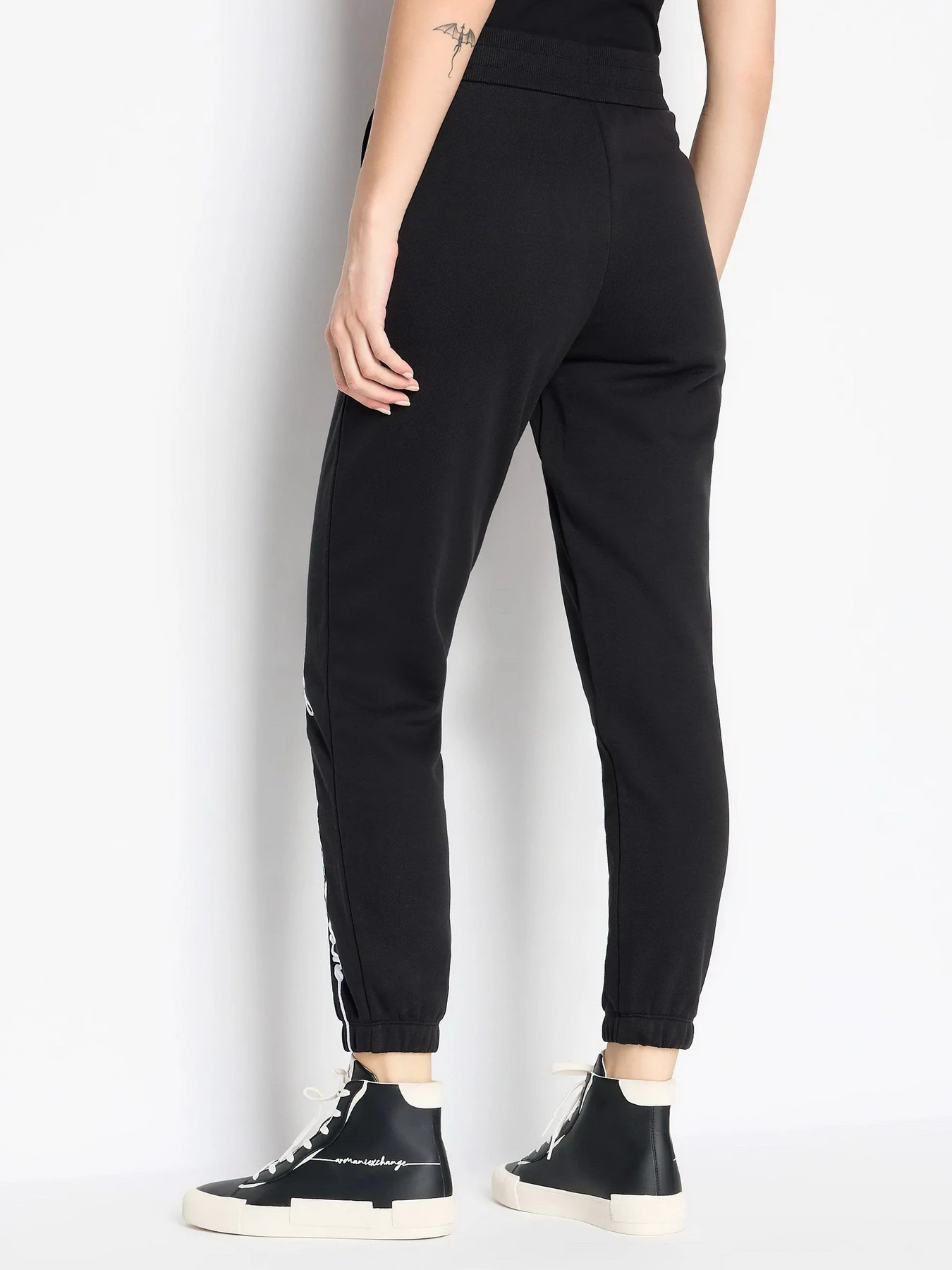 Штани Armani Exchange модель 6RYP70-YJBRZ-1200 Штани Armani Exchange модель 6RYP70-YJBRZ-1200 Фото