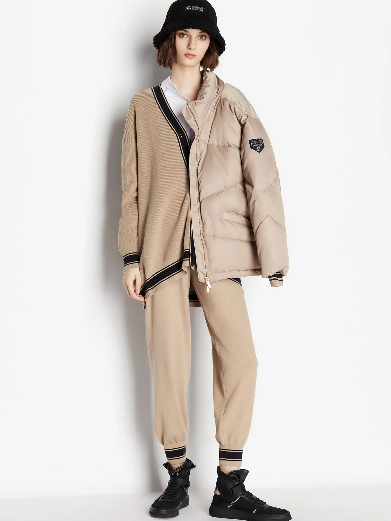 Куртки та дублянки Armani Exchange Campus модель 6RYB09-YN2MZ-0748 Куртки та дублянки Armani Exchange Campus модель 6RYB09-YN2MZ-0748 Фото