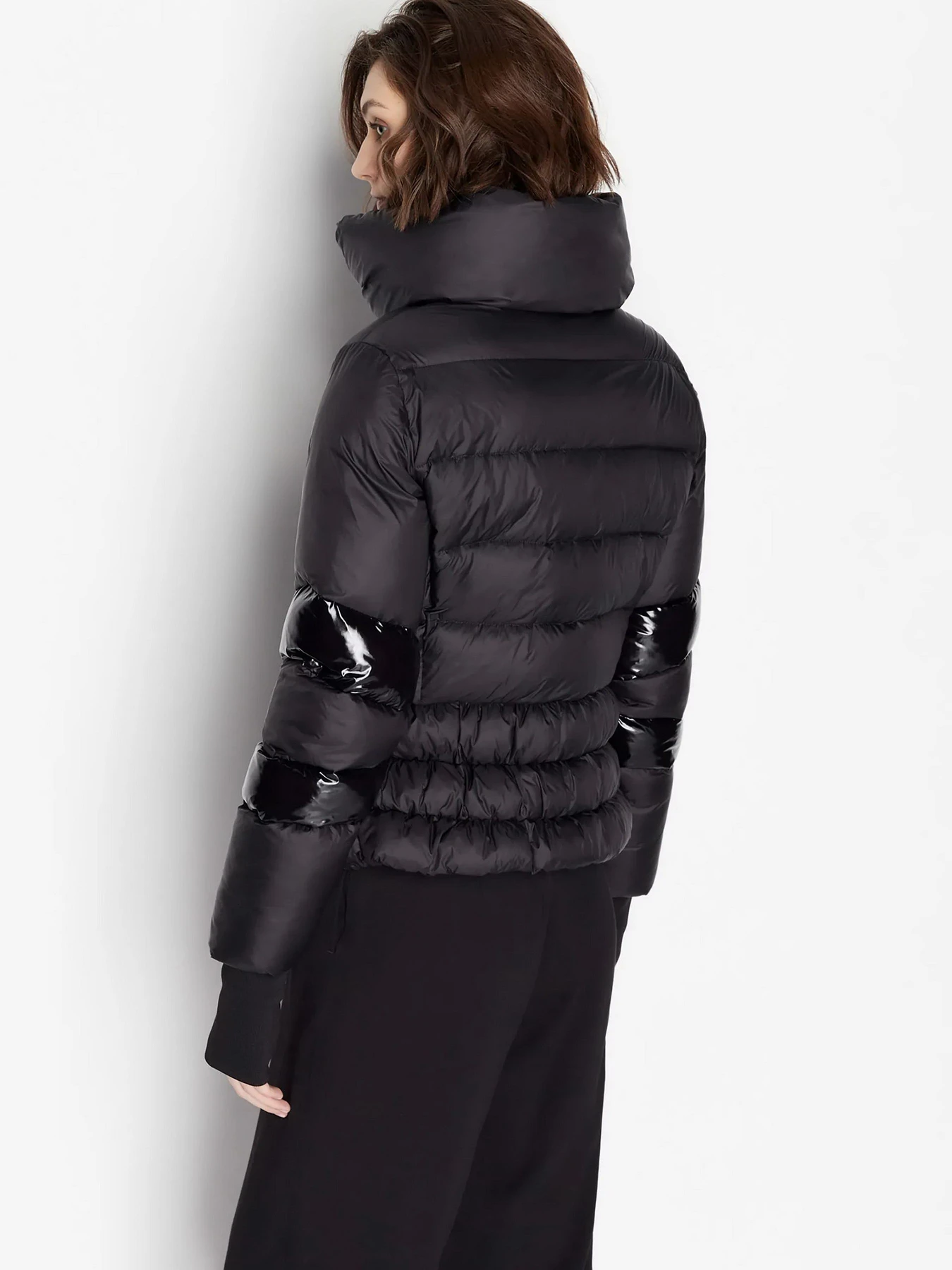 Куртки и дубленки Armani Exchange We beats as one модель 6RYB19-YN4MZ-1200 Куртки и дубленки Armani Exchange We beats as one модель 6RYB19-YN4MZ-1200 Фото