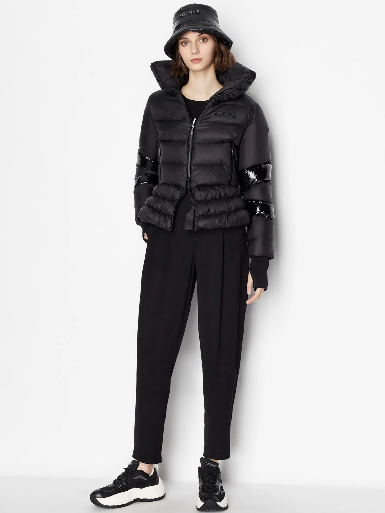 Куртки и дубленки Armani Exchange We beats as one модель 6RYB19-YN4MZ-1200 Куртки и дубленки Armani Exchange We beats as one модель 6RYB19-YN4MZ-1200 Фото