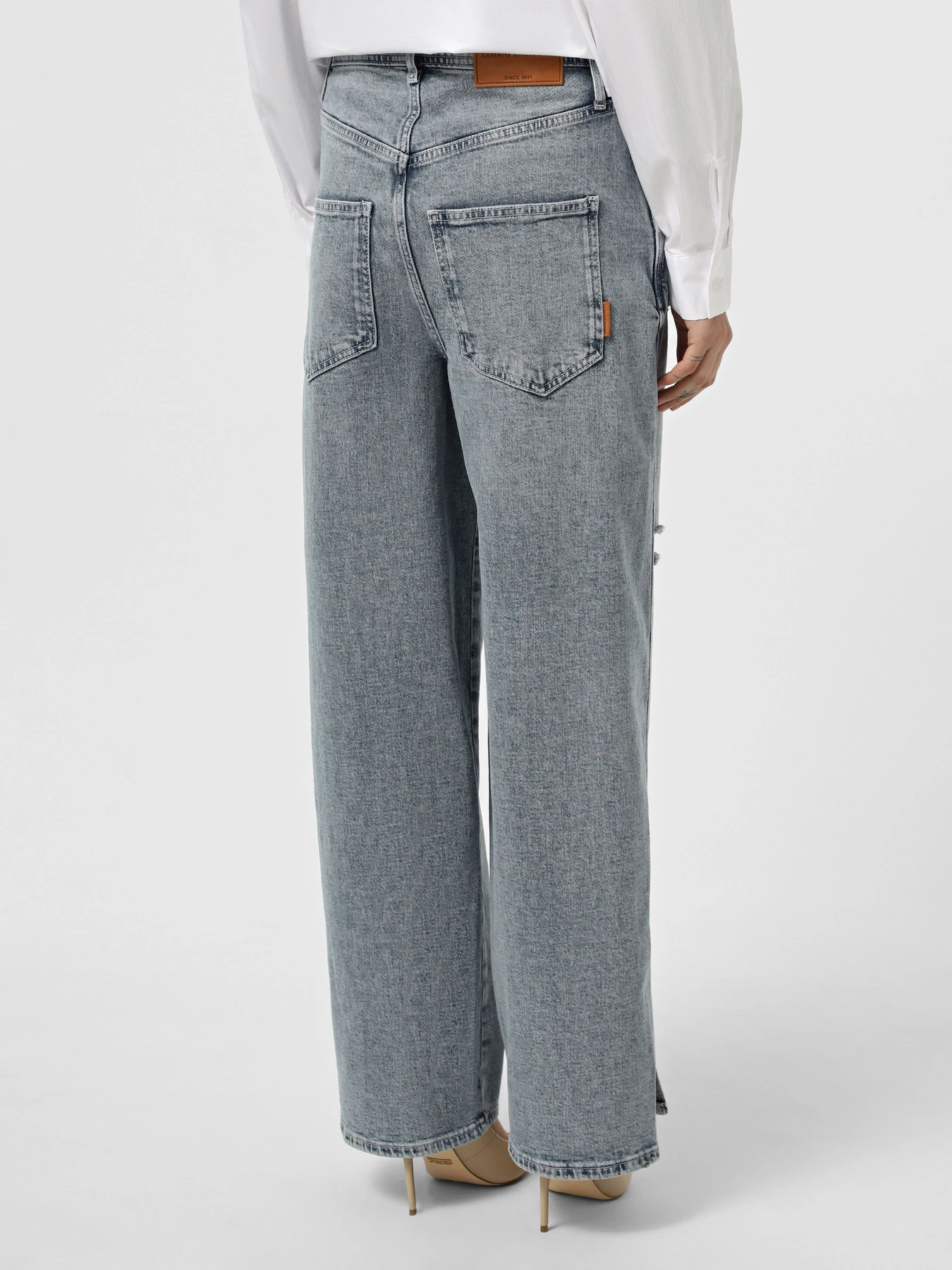 Джинси Armani Exchange модель XW000629-AF12090-MB003 Джинси Armani Exchange модель XW000629-AF12090-MB003 Фото