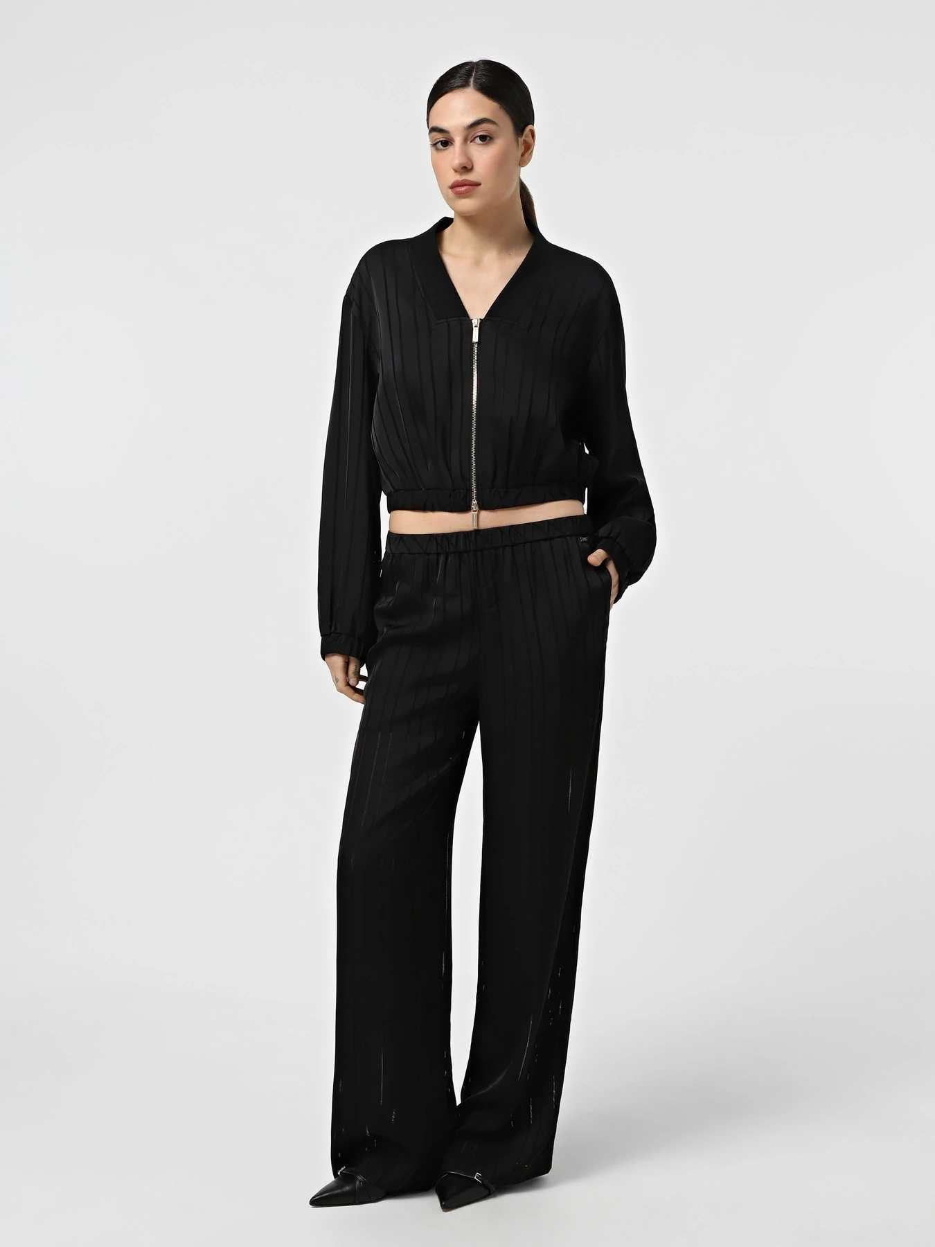 Брюки Armani Exchange модель XW000482-AF12744-FC041 Брюки Armani Exchange модель XW000482-AF12744-FC041 Фото