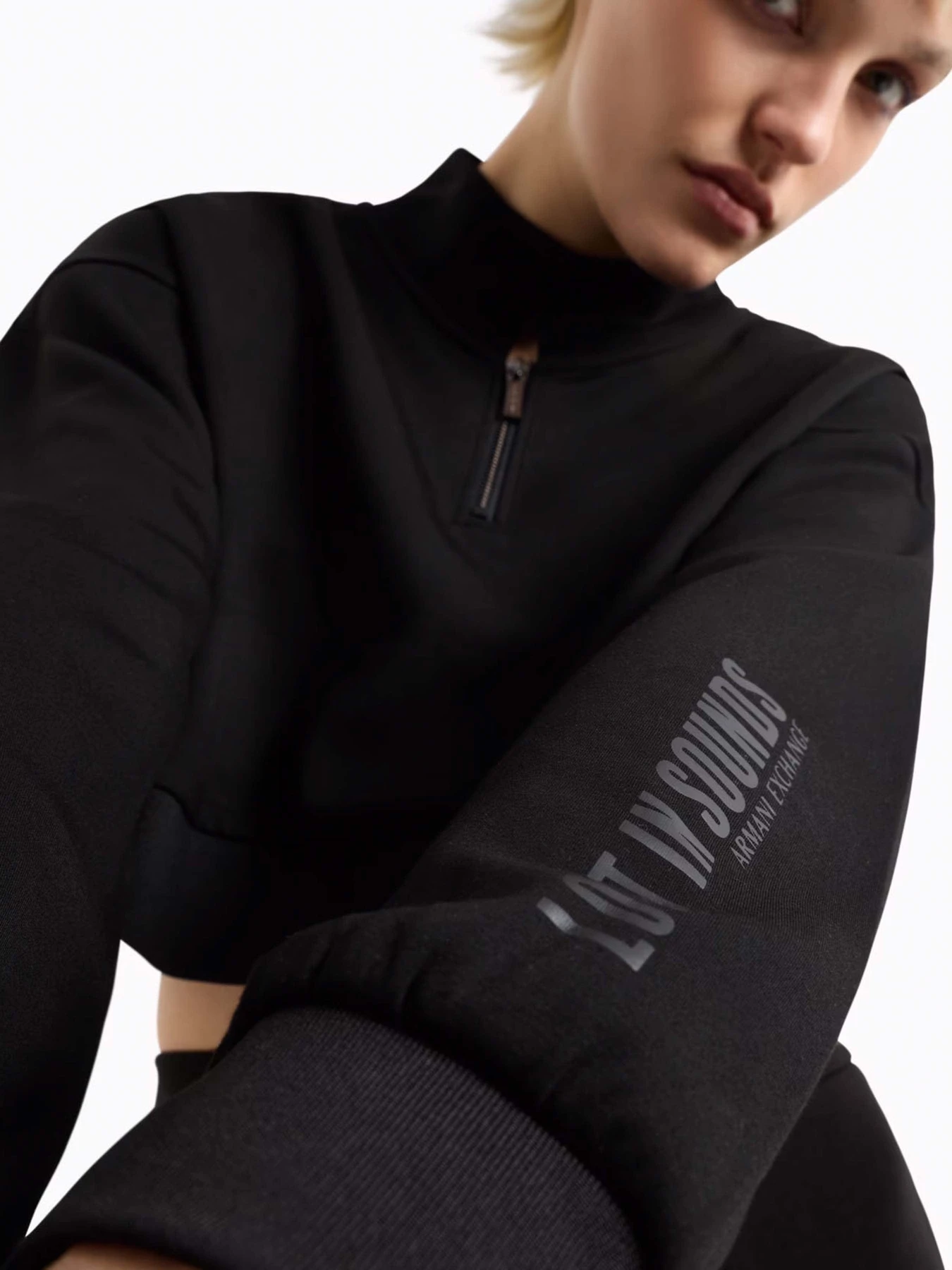 Худи и свитшоты Armani Exchange модель XW000371-AF12819-UC001 Худи и свитшоты Armani Exchange модель XW000371-AF12819-UC001 Фото