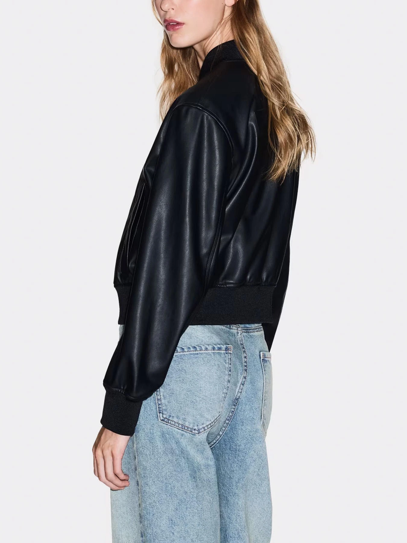 Куртки и дубленки Armani Exchange модель XW001432-AF16618-UC001 Куртки и дубленки Armani Exchange модель XW001432-AF16618-UC001 Фото