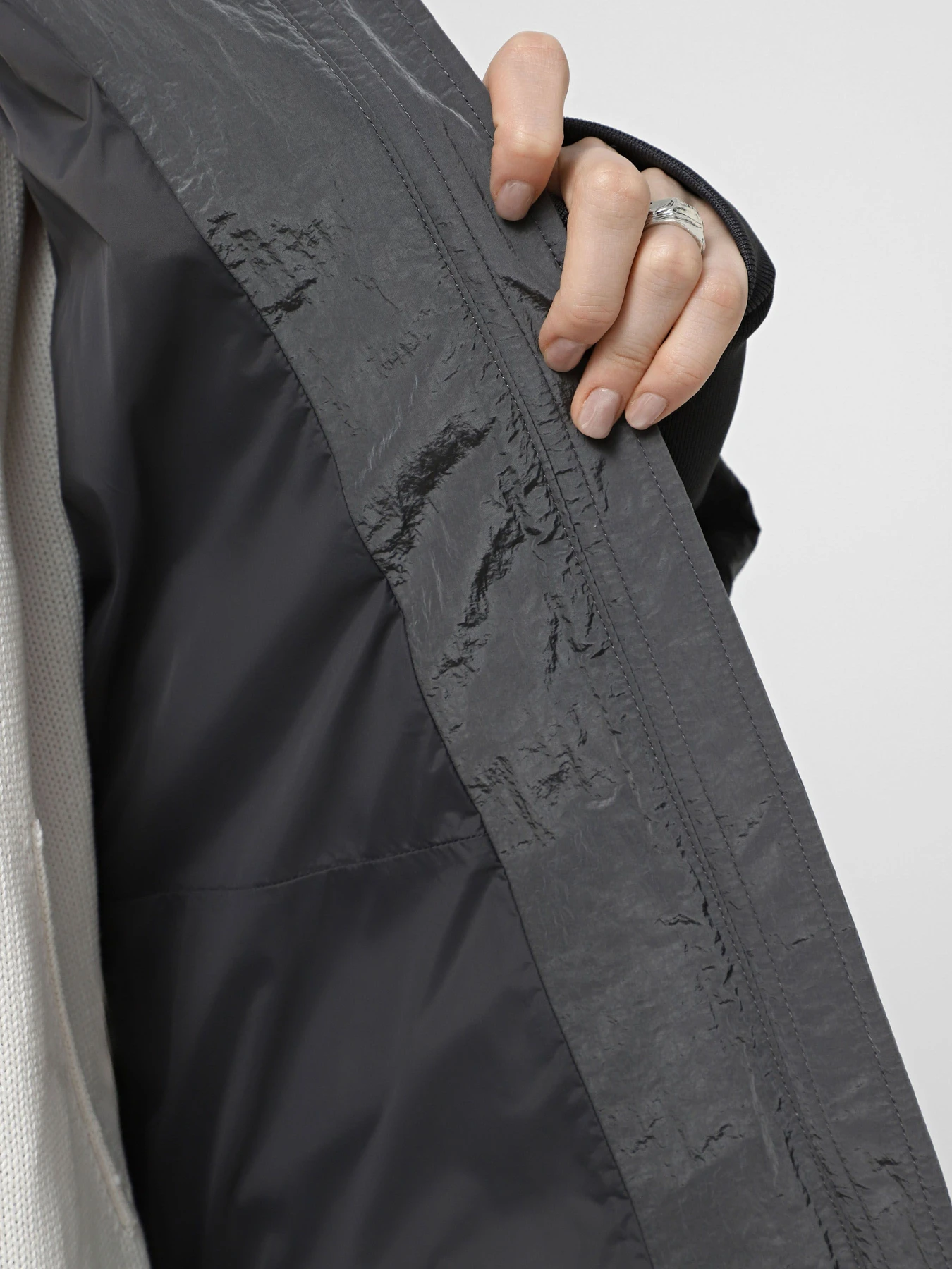 Куртки и дубленки Armani Exchange модель XW000650-AF16207-U8105 Куртки и дубленки Armani Exchange модель XW000650-AF16207-U8105 Фото